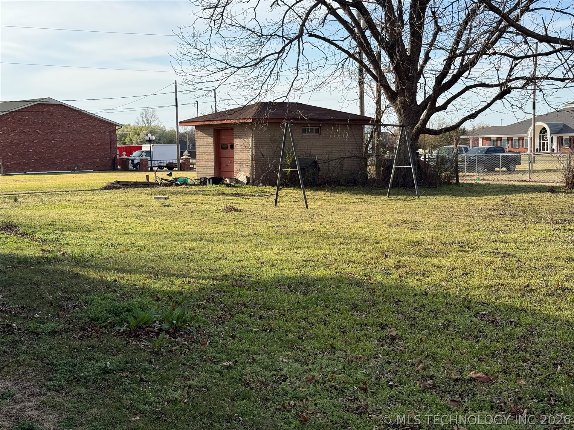 720 W Young Street Property Photo 4