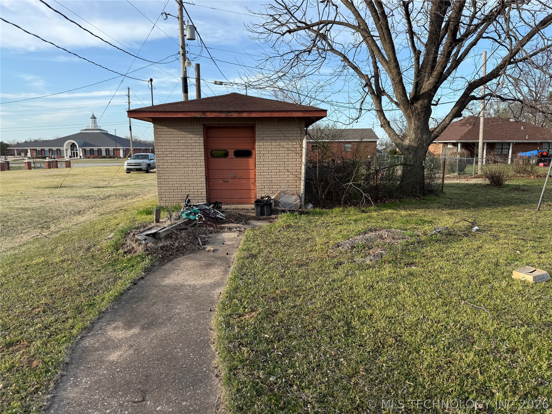 720 W Young Street Property Photo 5