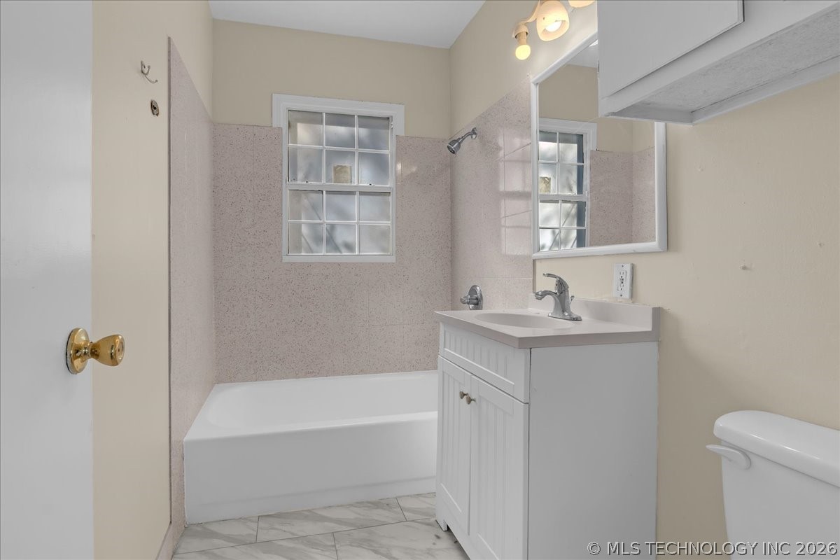 848 N 67th East Avenue Property Photo 17