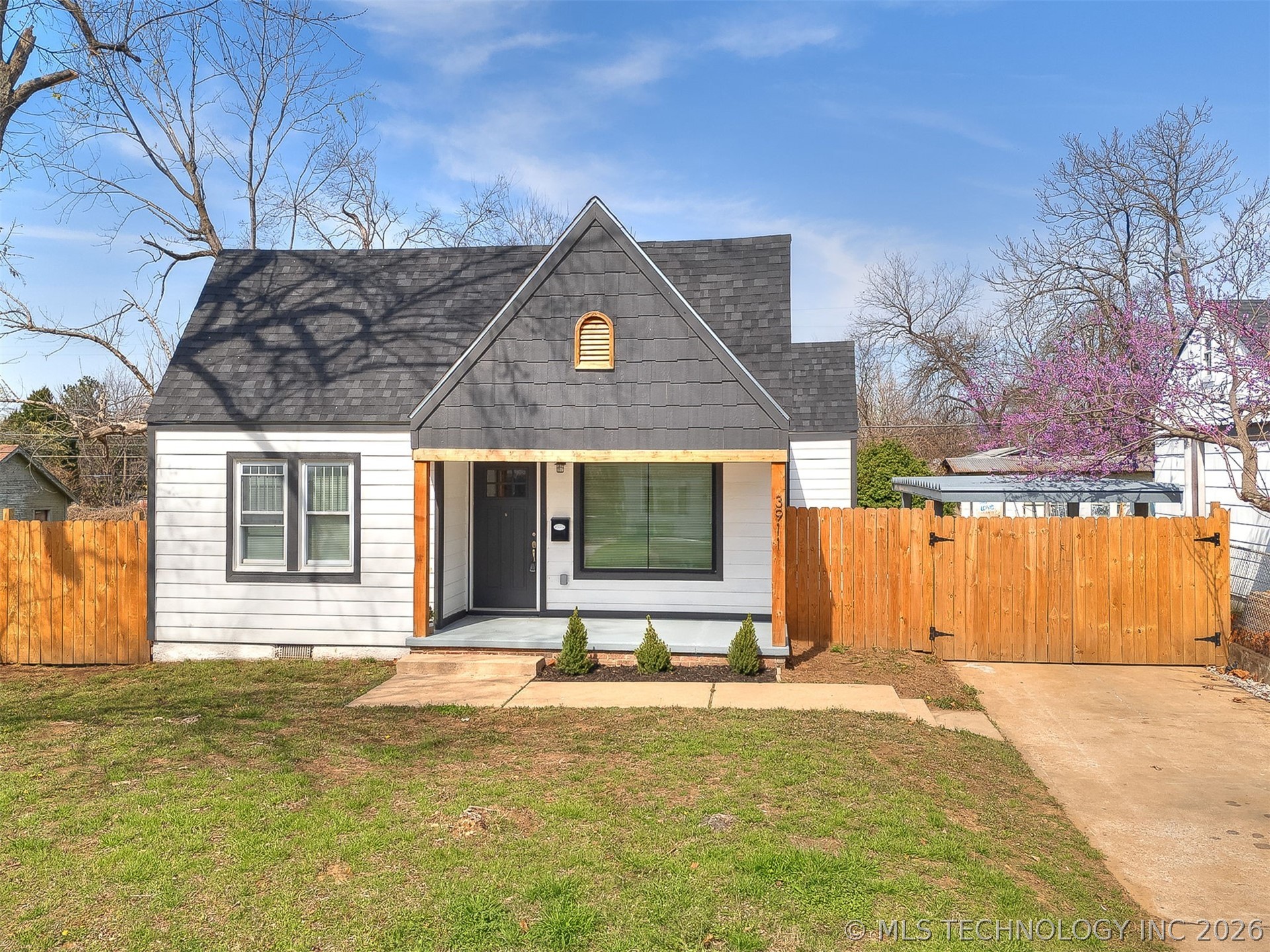 3911 E Admiral Court Property Photo 2