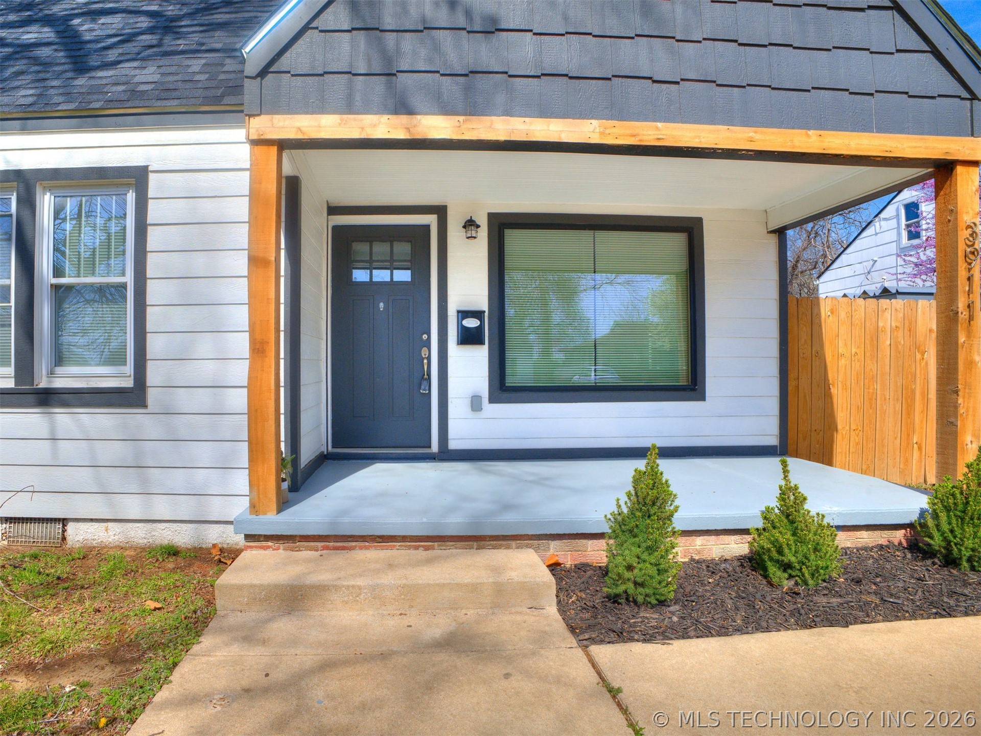 3911 E Admiral Court Property Photo 3