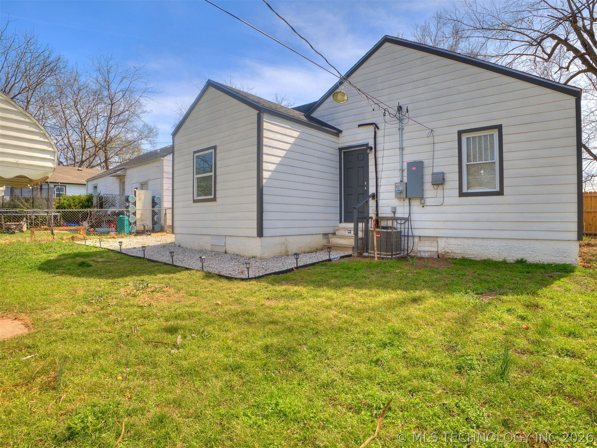 3911 E Admiral Court Property Photo 6