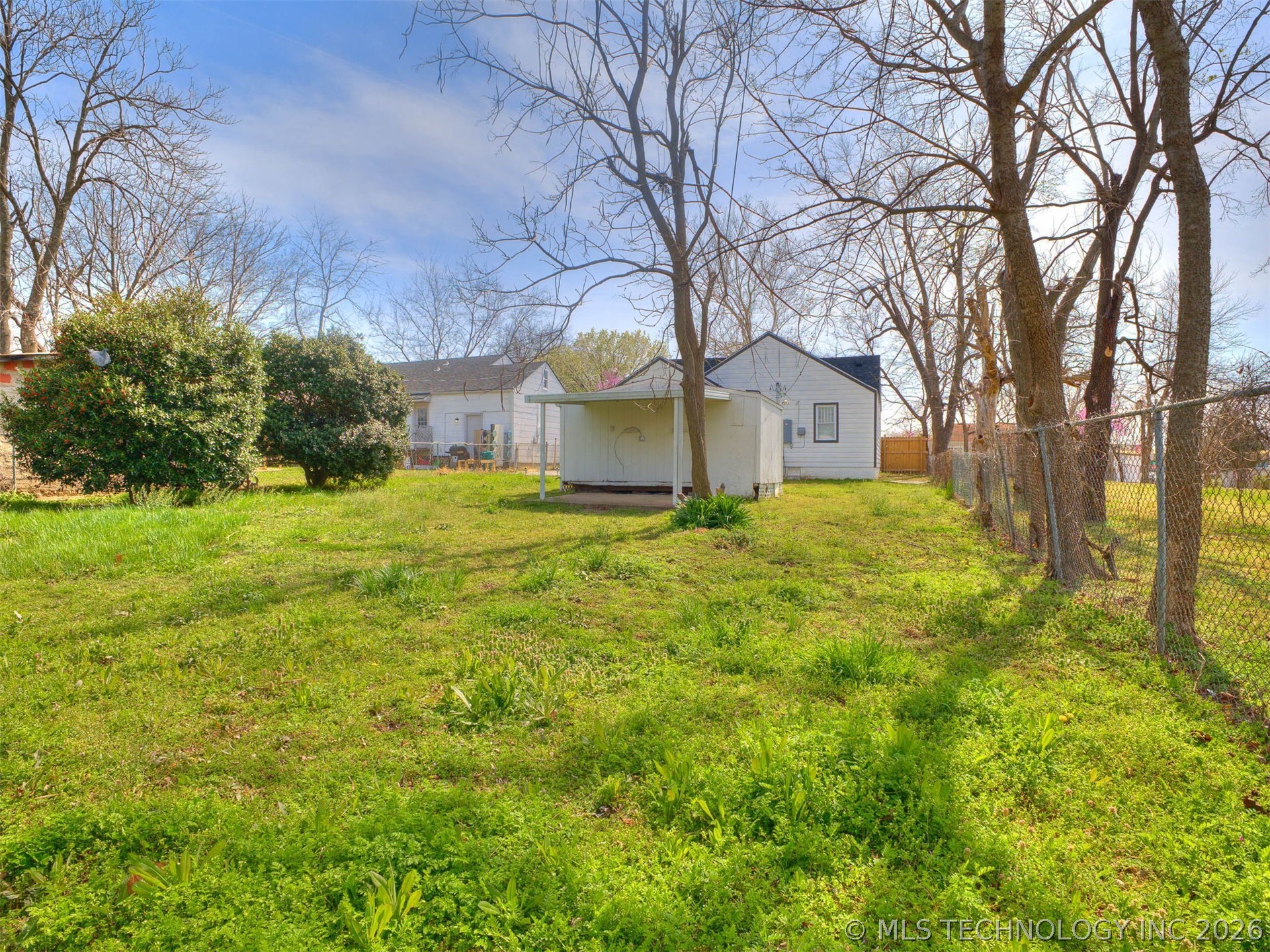 3911 E Admiral Court Property Photo 9