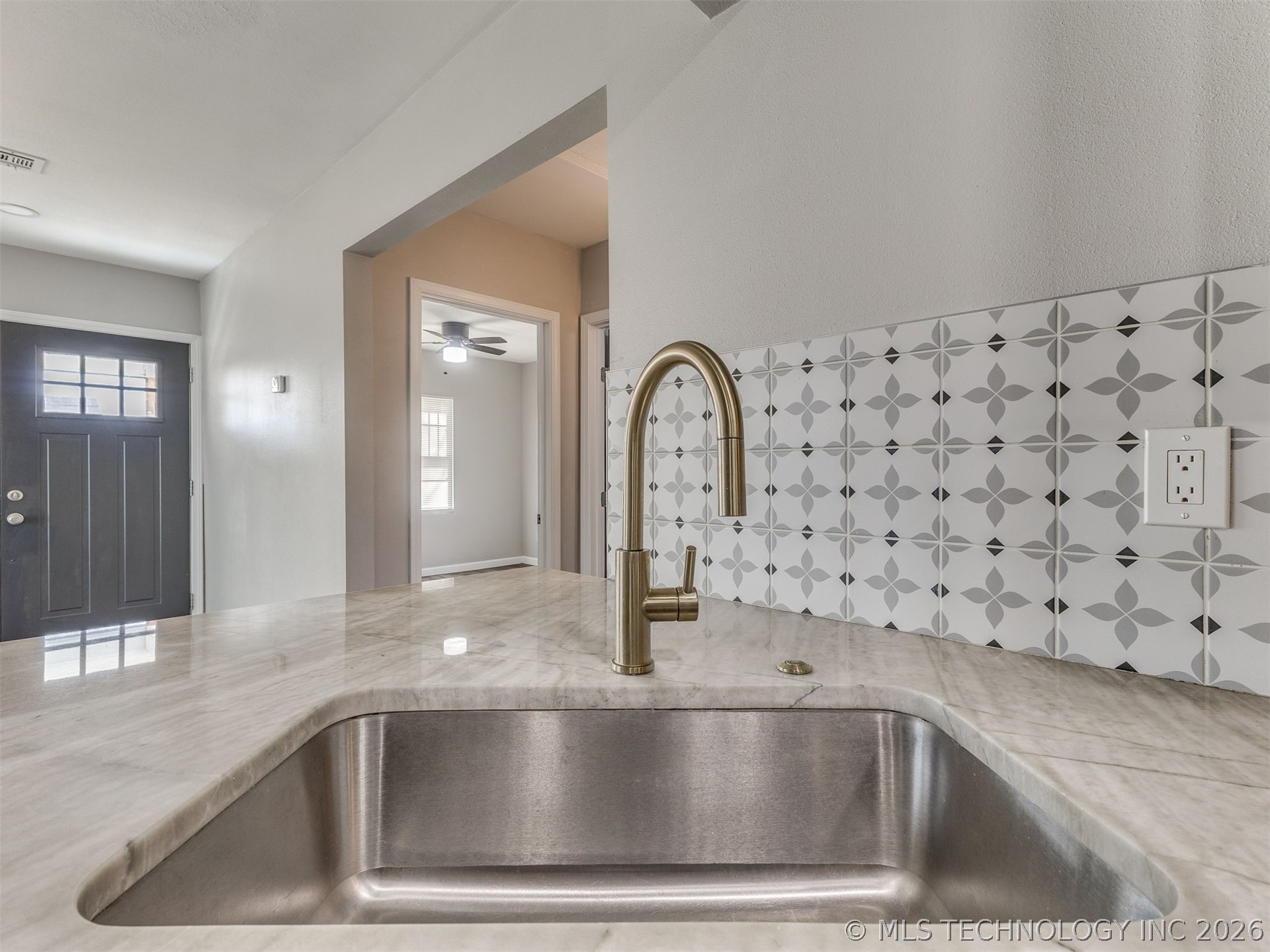 3911 E Admiral Court Property Photo 17