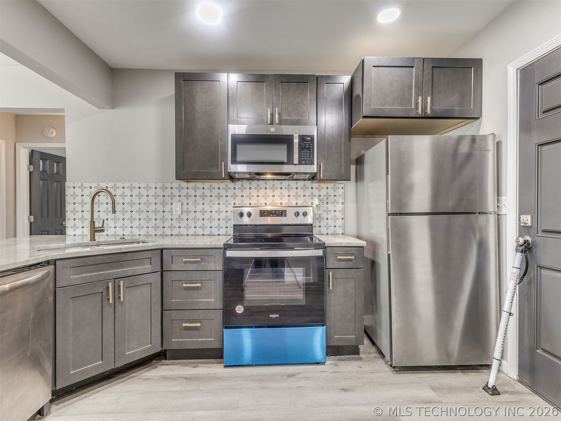 3911 E Admiral Court Property Photo 19