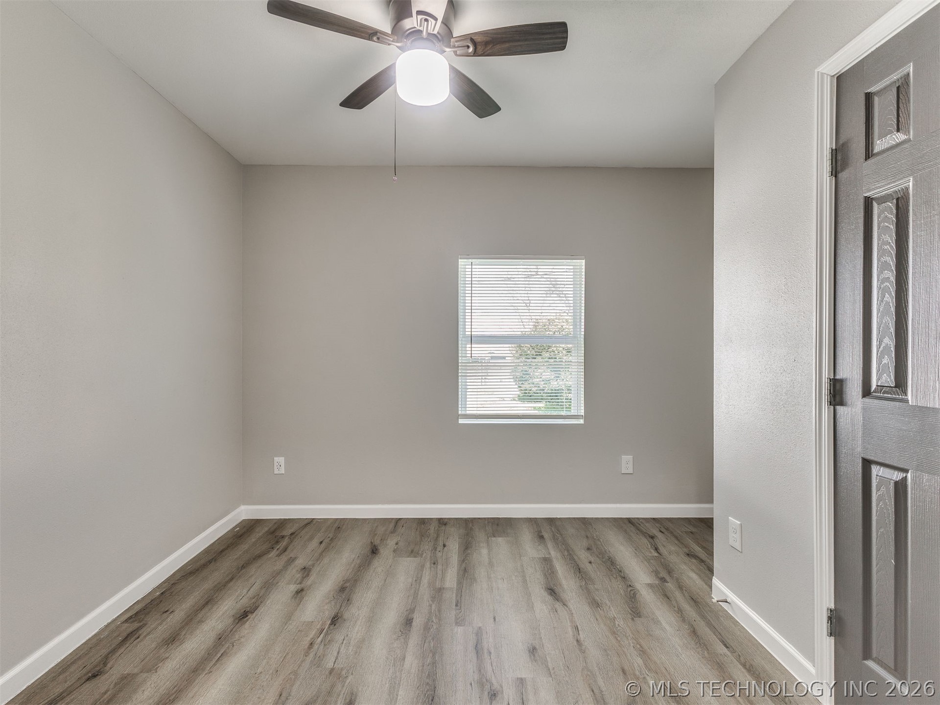 3911 E Admiral Court Property Photo 28
