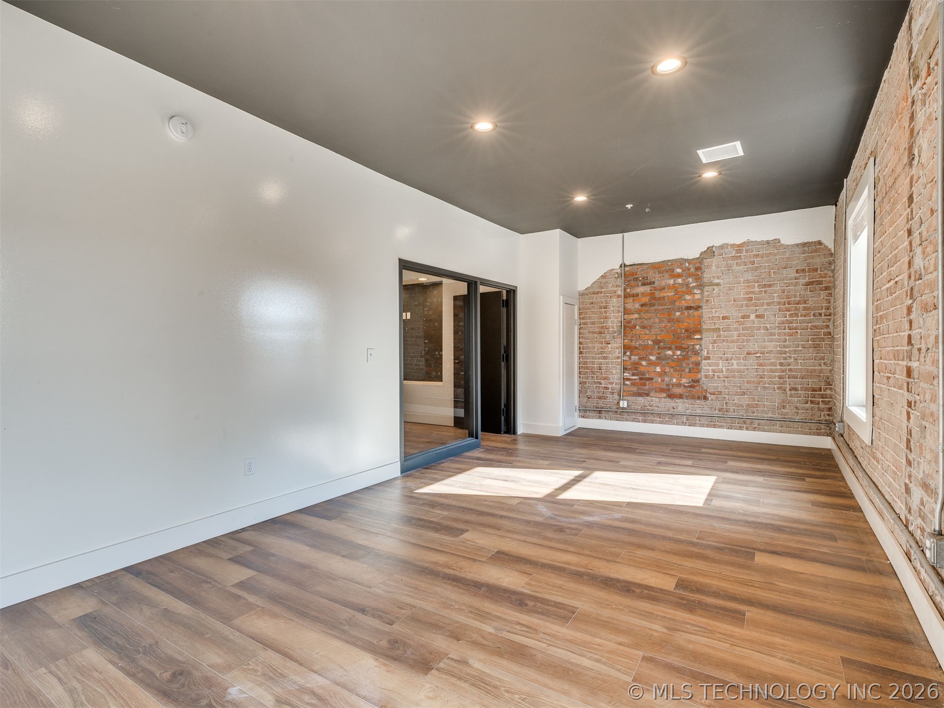 415 N Main Street Property Photo 16