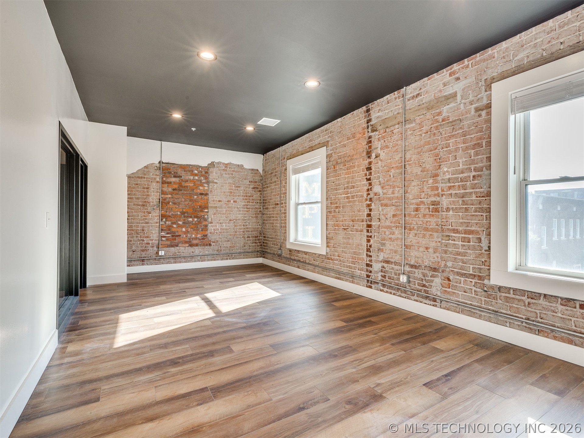 415 N Main Street Property Photo 17