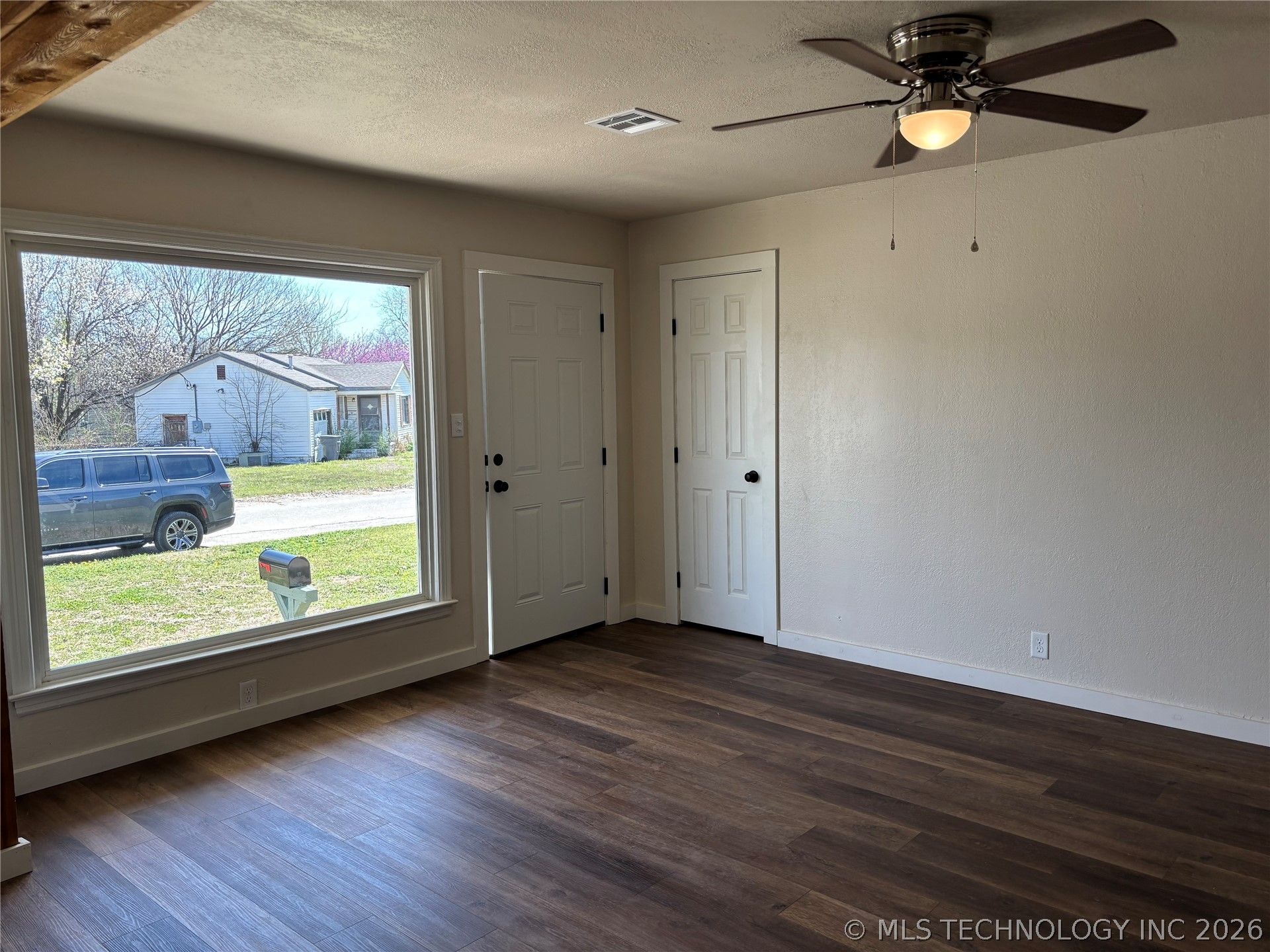 1817 Comanche Property Photo 3