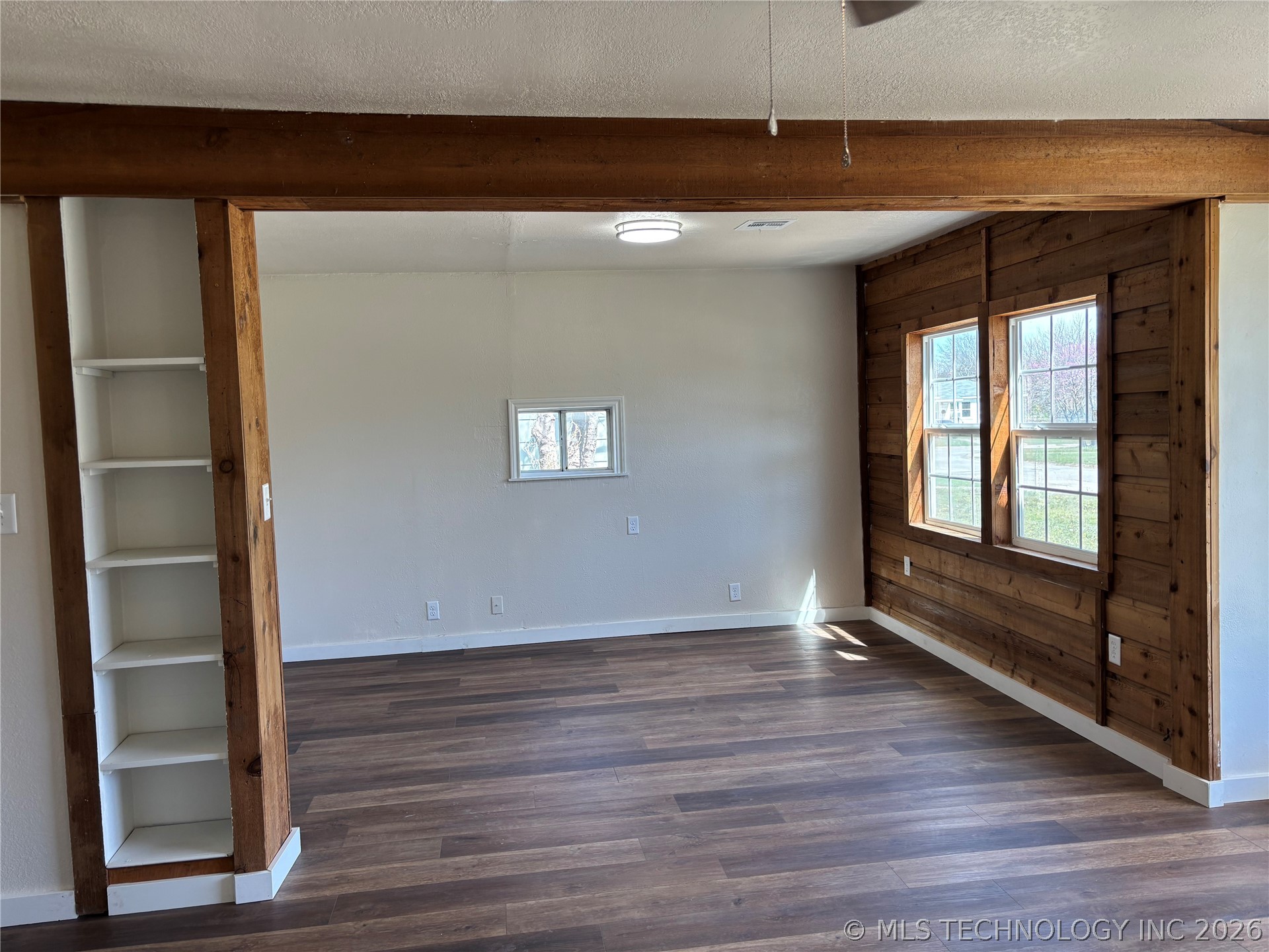 1817 Comanche Property Photo 6