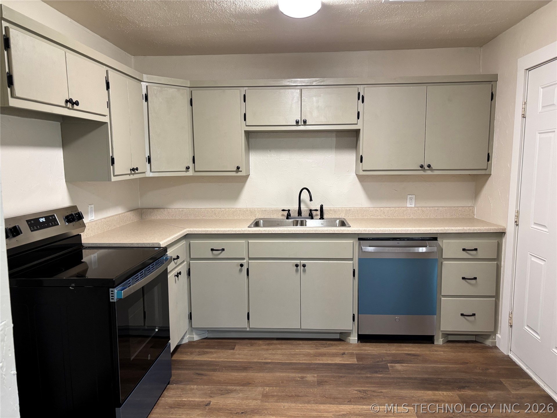 1817 Comanche Property Photo 10