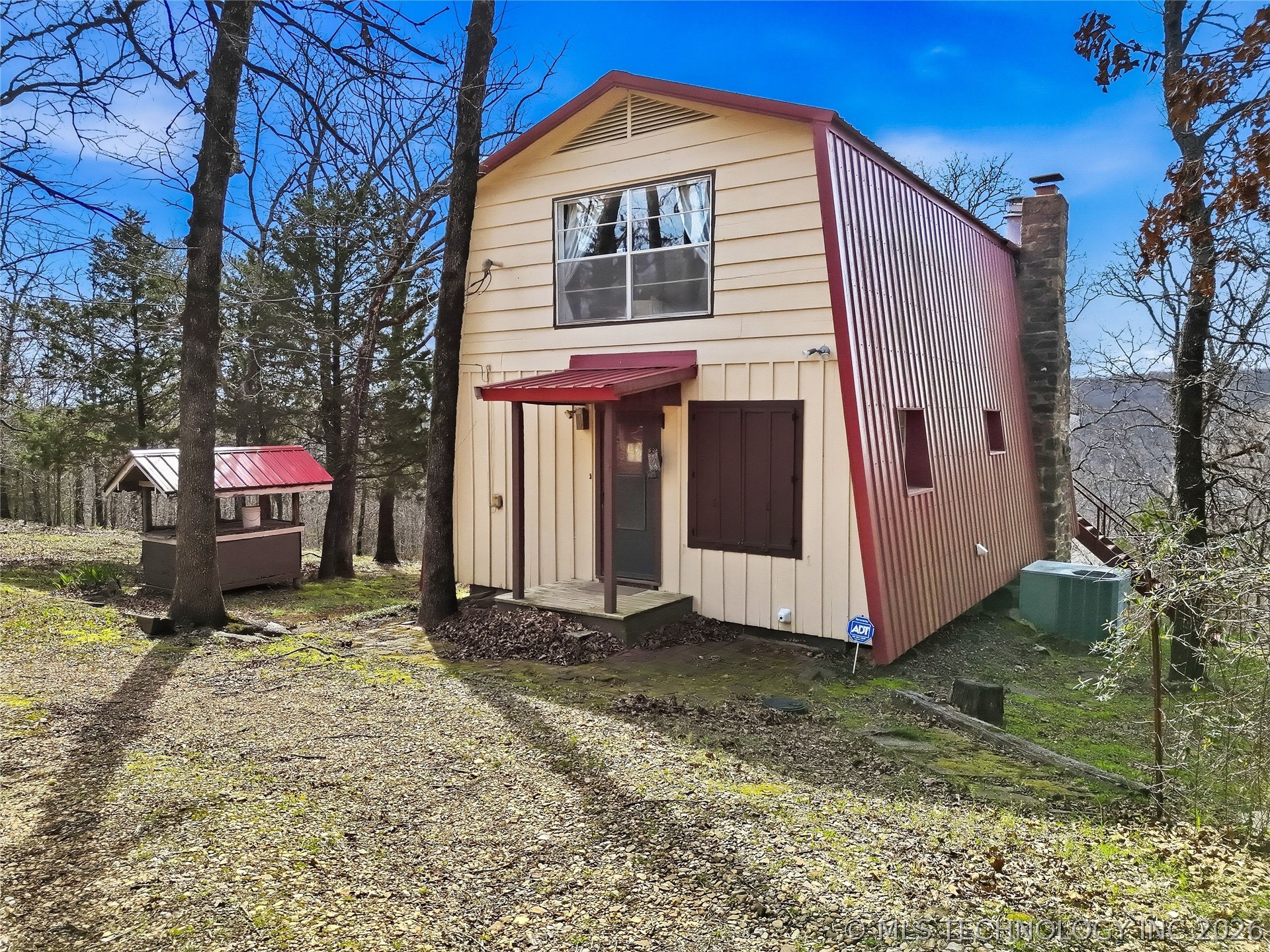 95398 S 4556 Property Photo 2