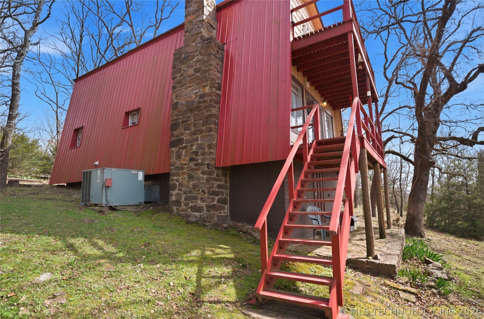 95398 S 4556 Property Photo 5