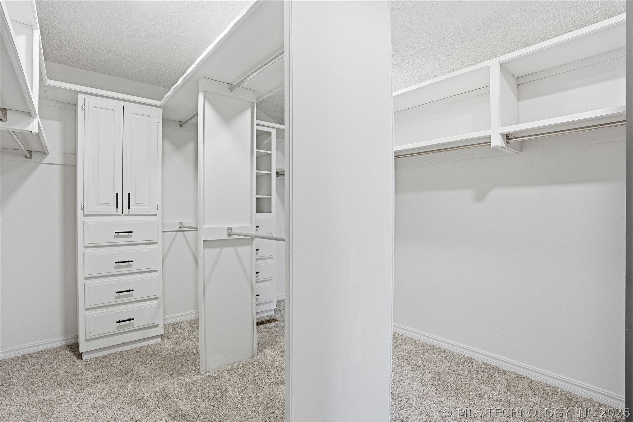 2425 E 53rd Street Property Photo 25