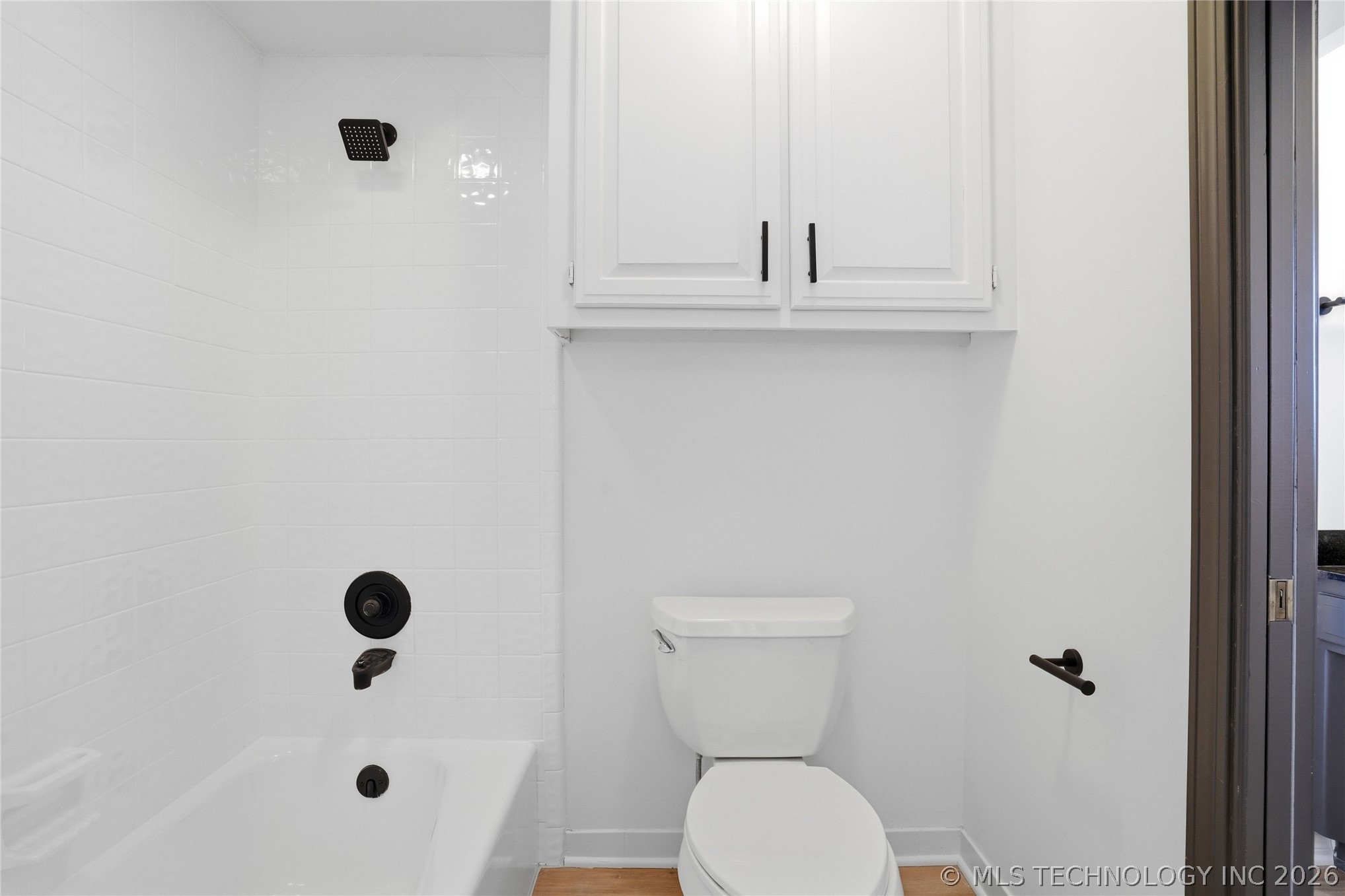 2425 E 53rd Street Property Photo 31