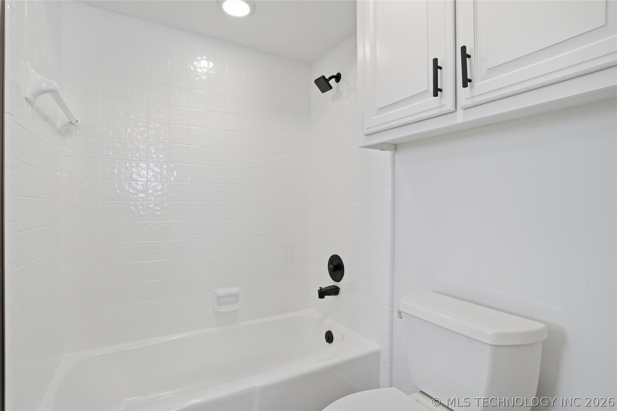 2425 E 53rd Street Property Photo 32