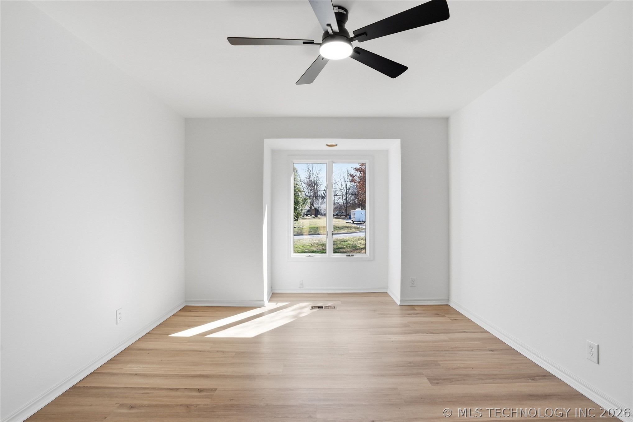 2425 E 53rd Street Property Photo 37