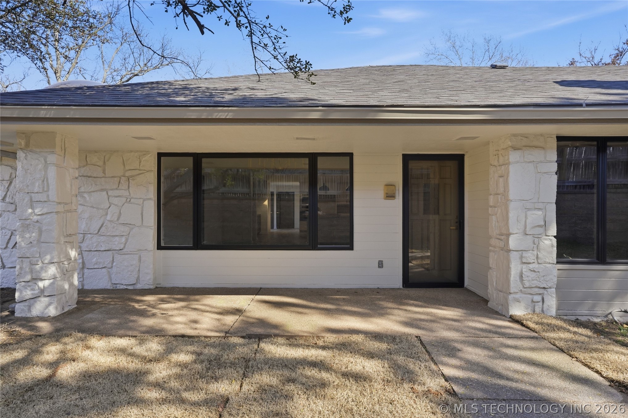 2425 E 53rd Street Property Photo 41