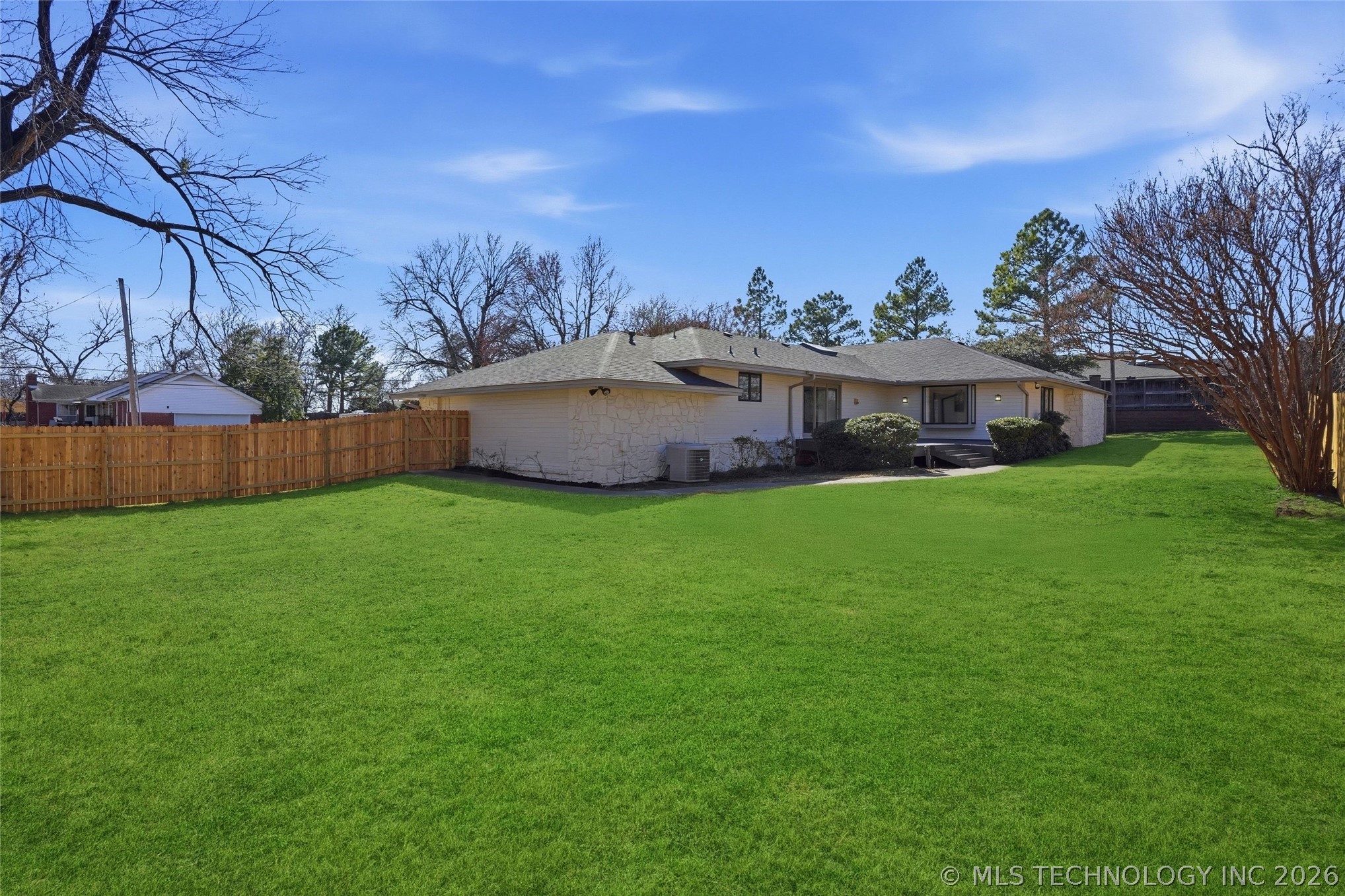 2425 E 53rd Street Property Photo 42