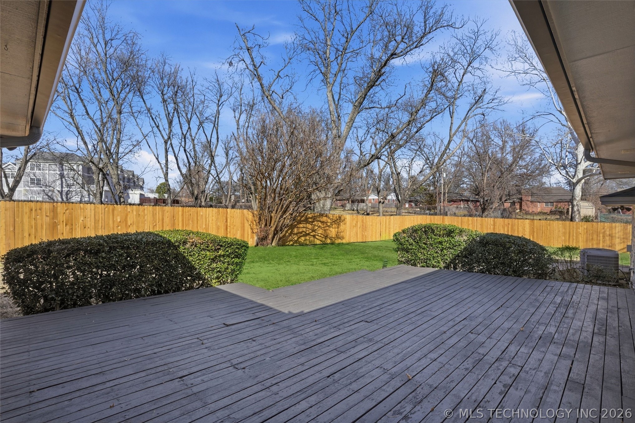 2425 E 53rd Street Property Photo 44