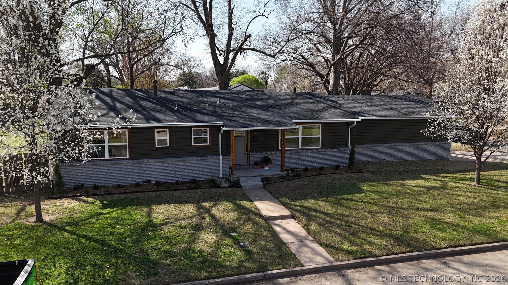 5302 S Saint Louis Avenue Property Photo 1