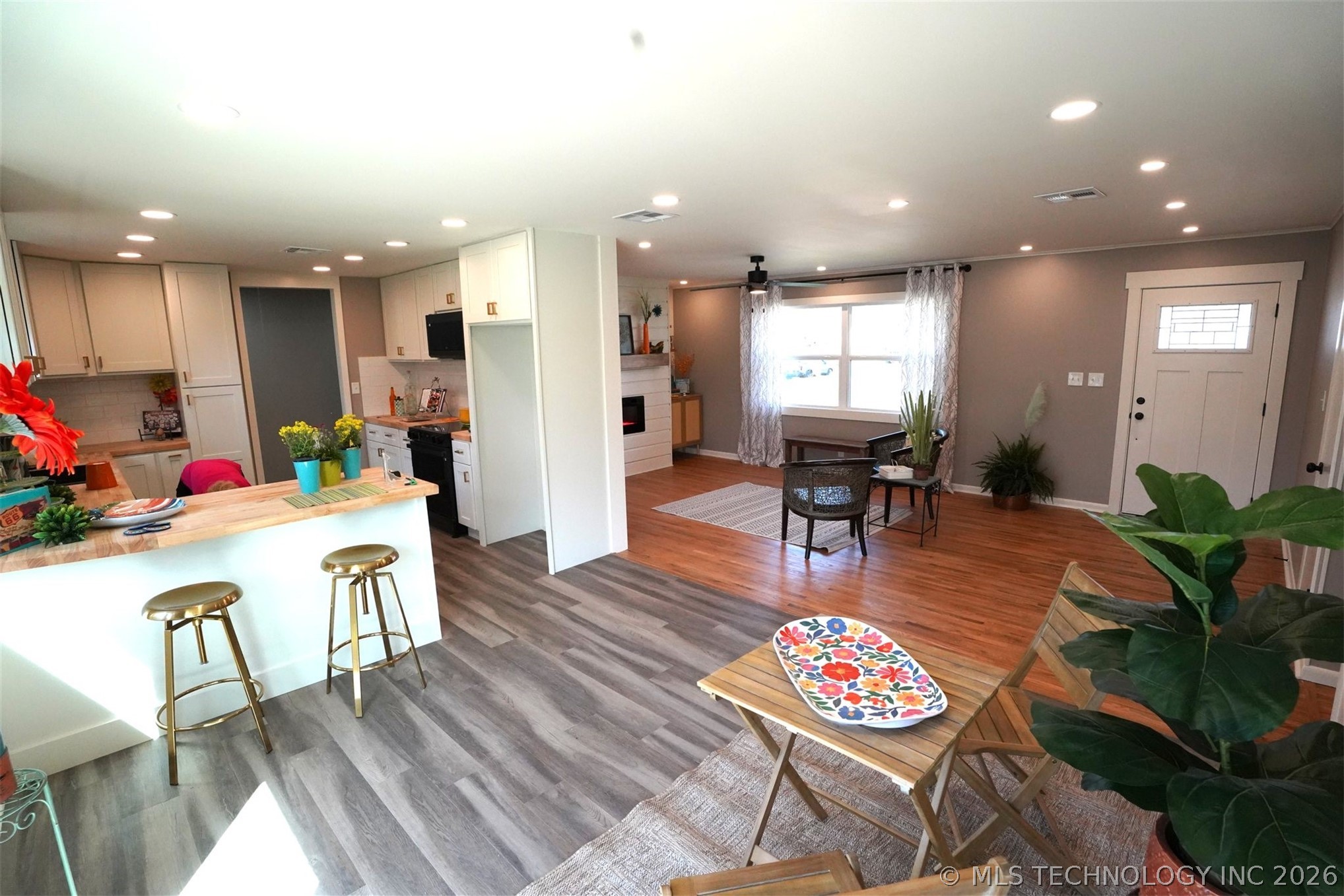 5302 S Saint Louis Avenue Property Photo 6