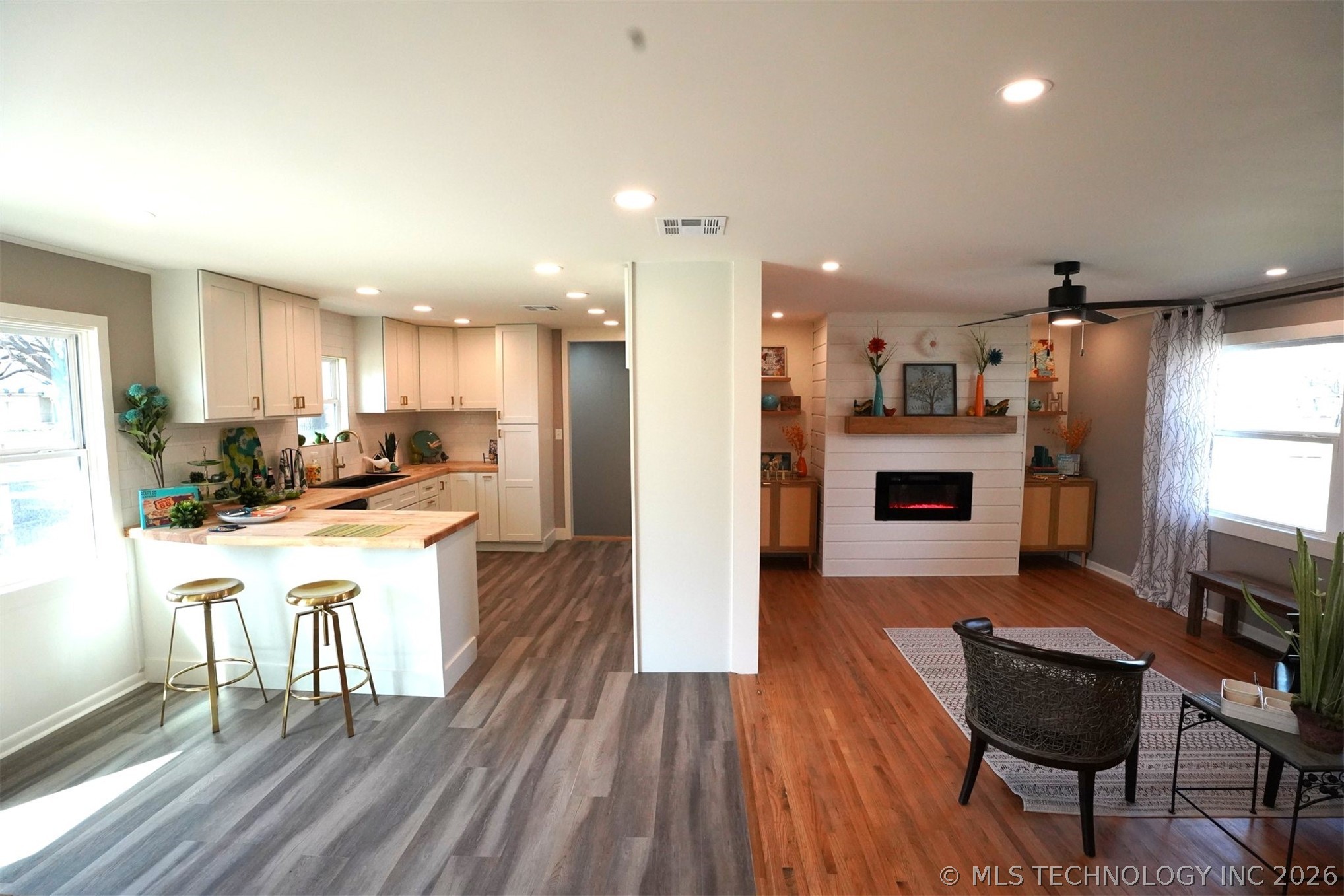 5302 S Saint Louis Avenue Property Photo 8