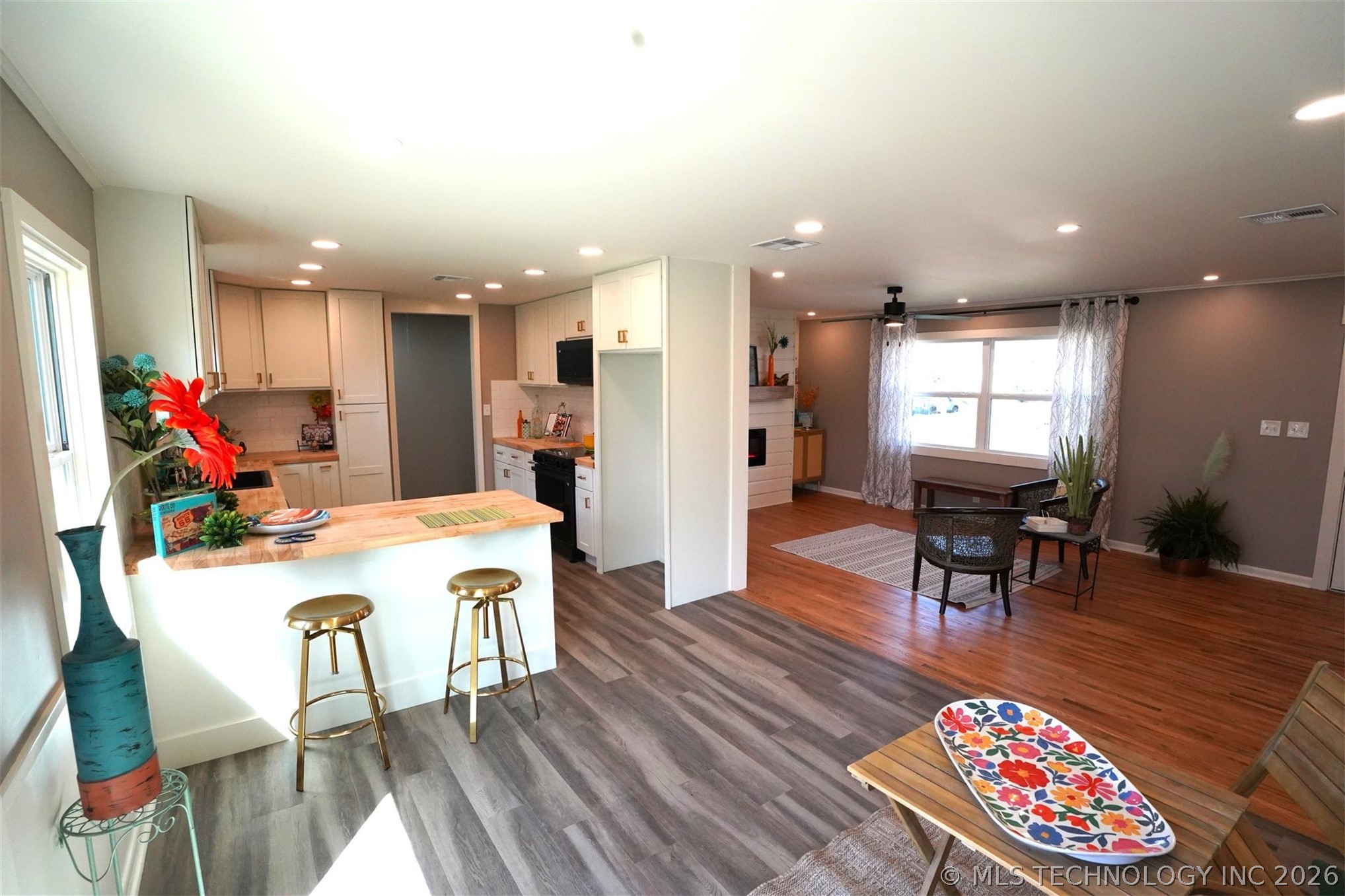 5302 S Saint Louis Avenue Property Photo 9
