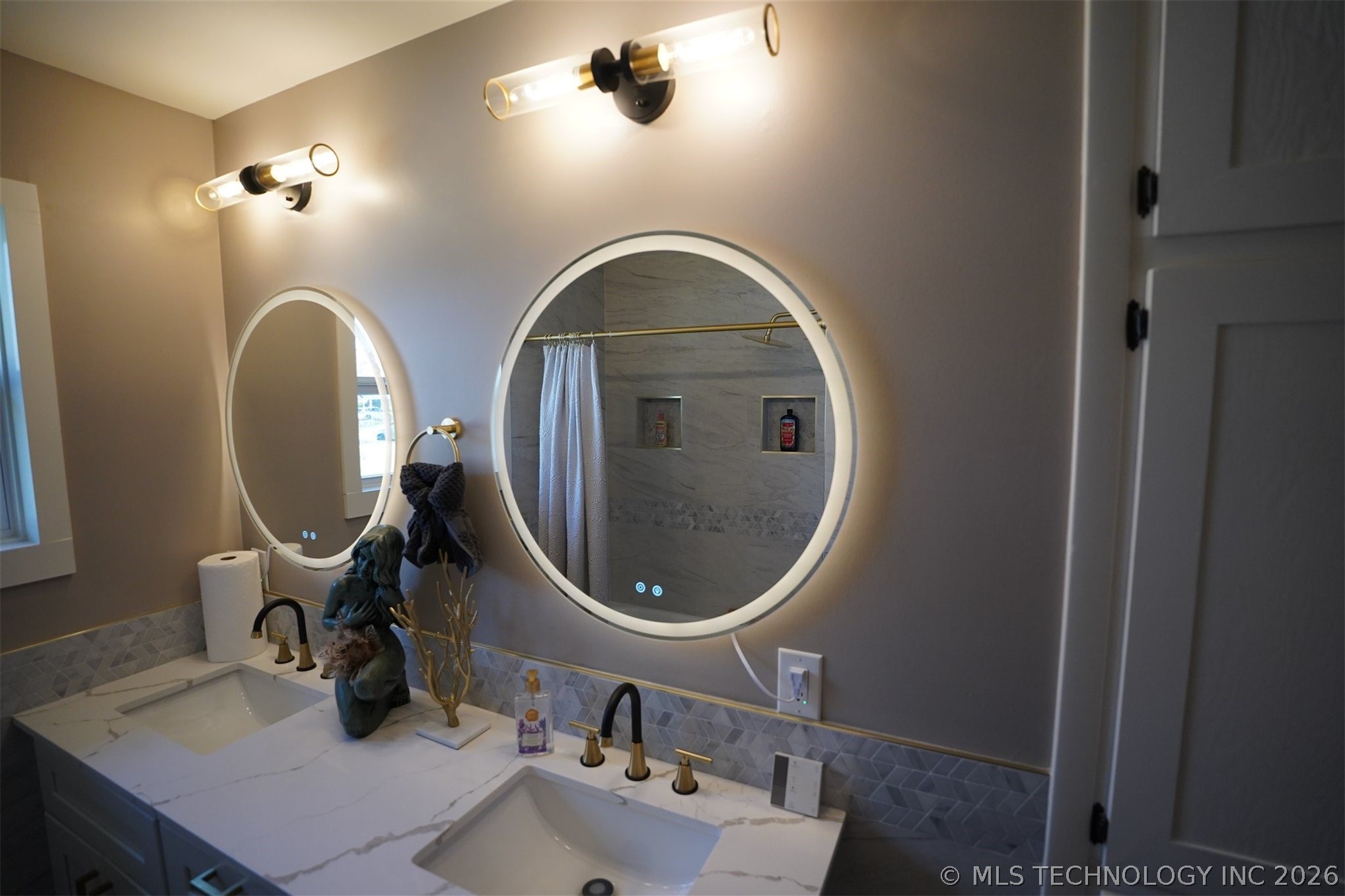 5302 S Saint Louis Avenue Property Photo 23
