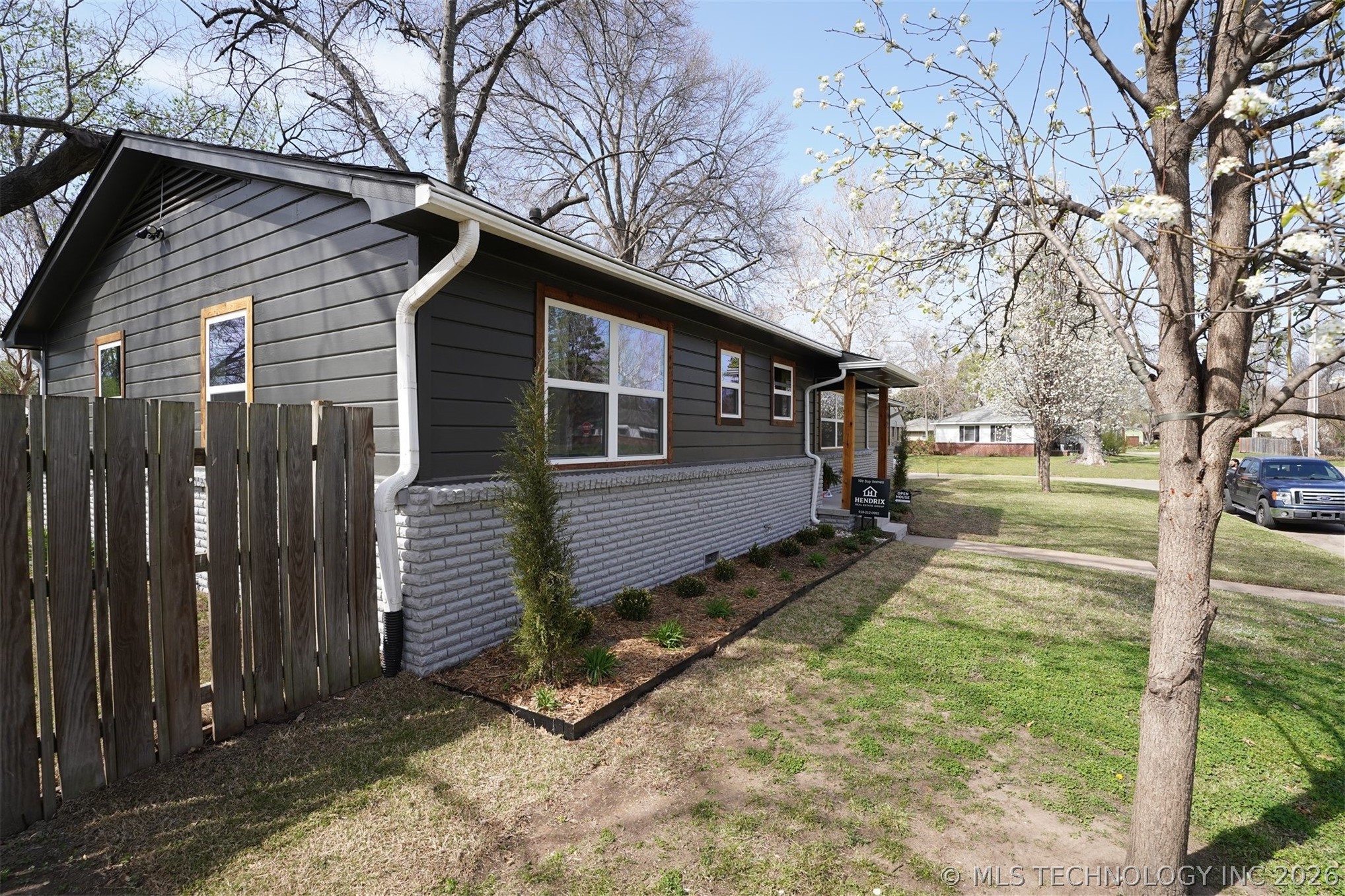 5302 S Saint Louis Avenue Property Photo 32