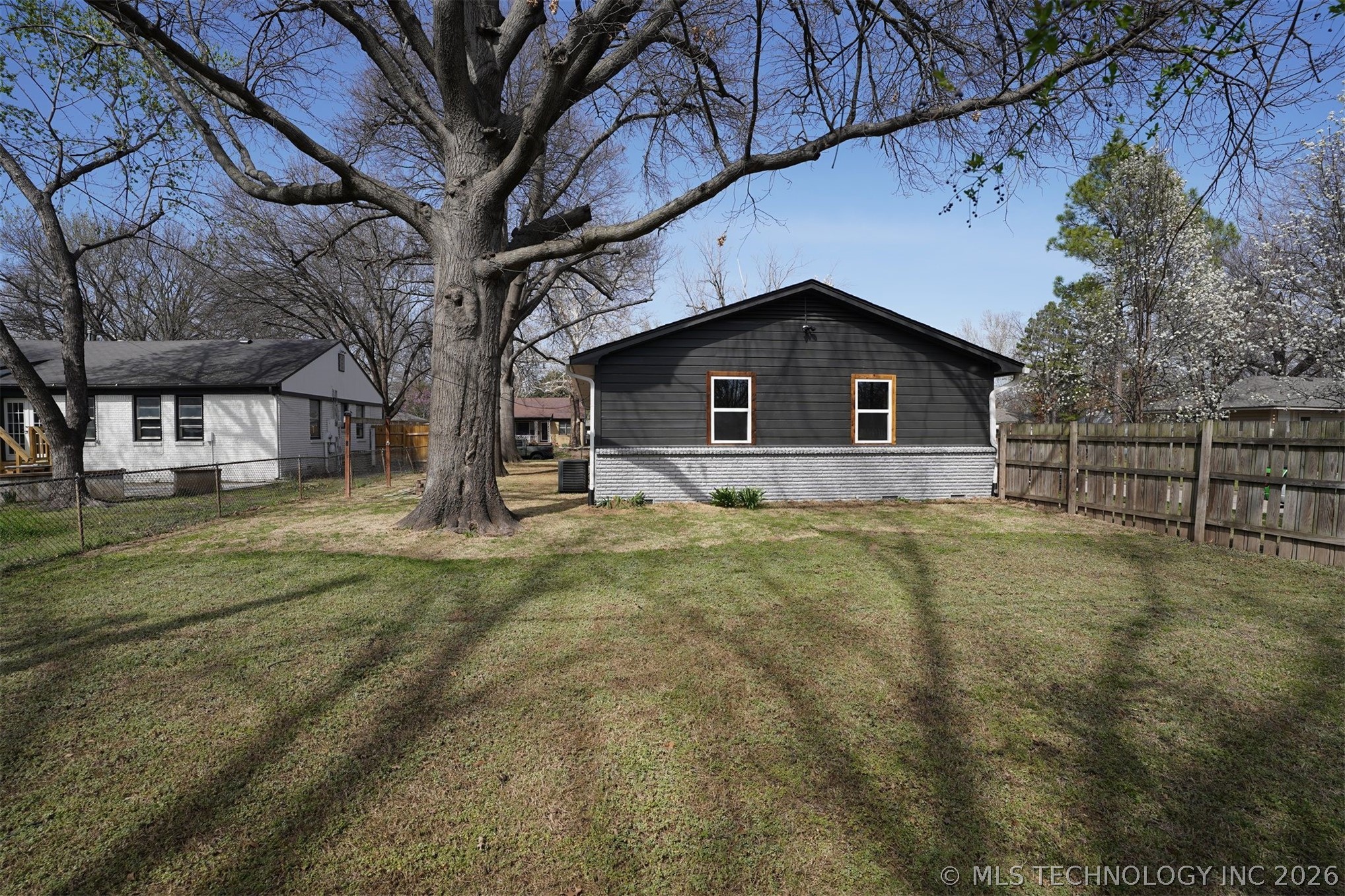 5302 S Saint Louis Avenue Property Photo 38