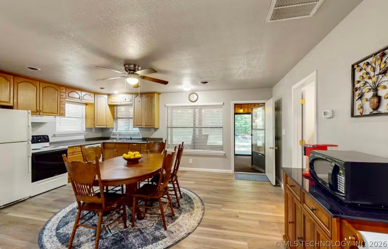 9152 Stone Brook Drive Property Photo 9