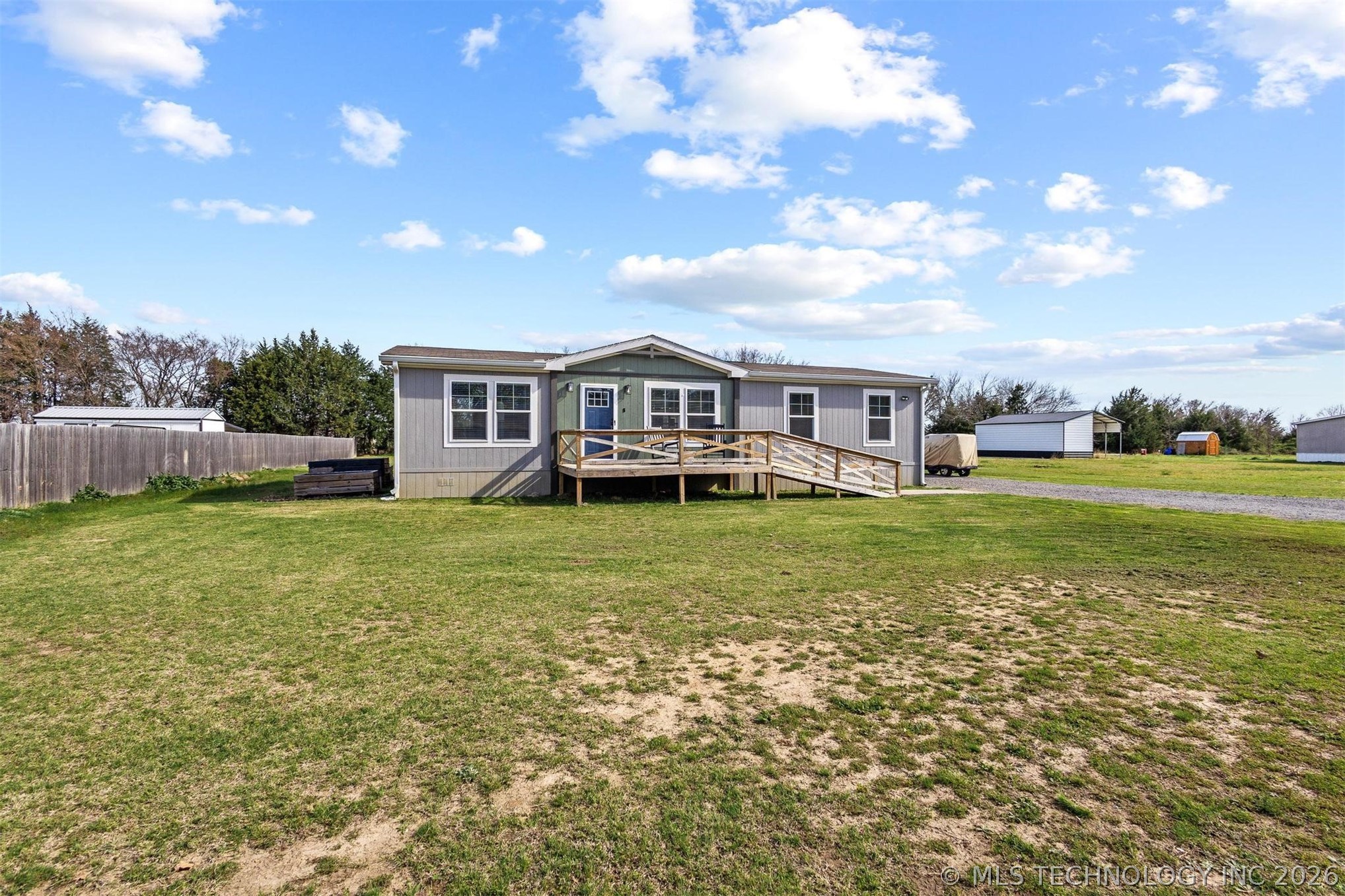 426 White Drive Property Photo 3
