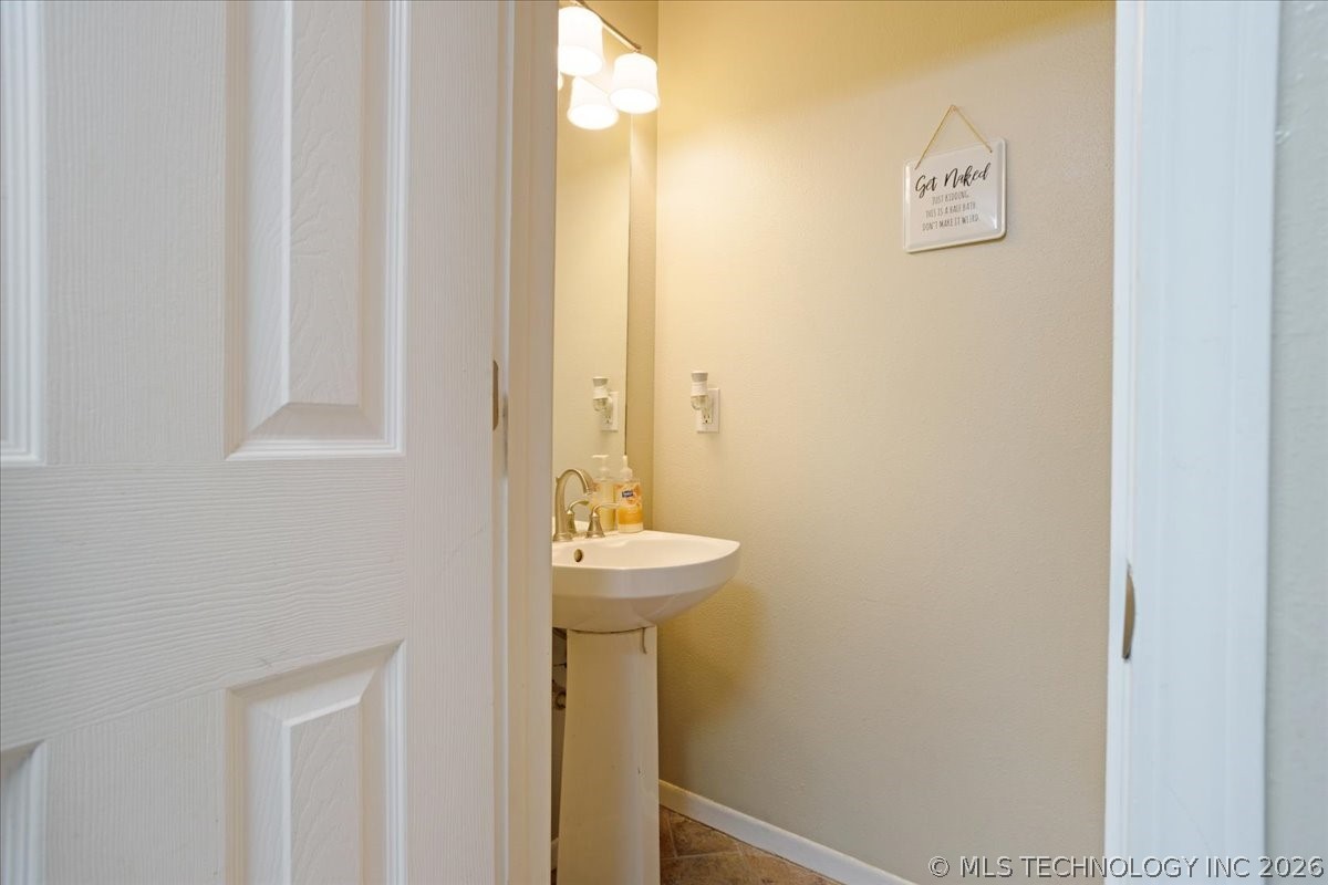 3007 N 12th Avenue Property Photo 23