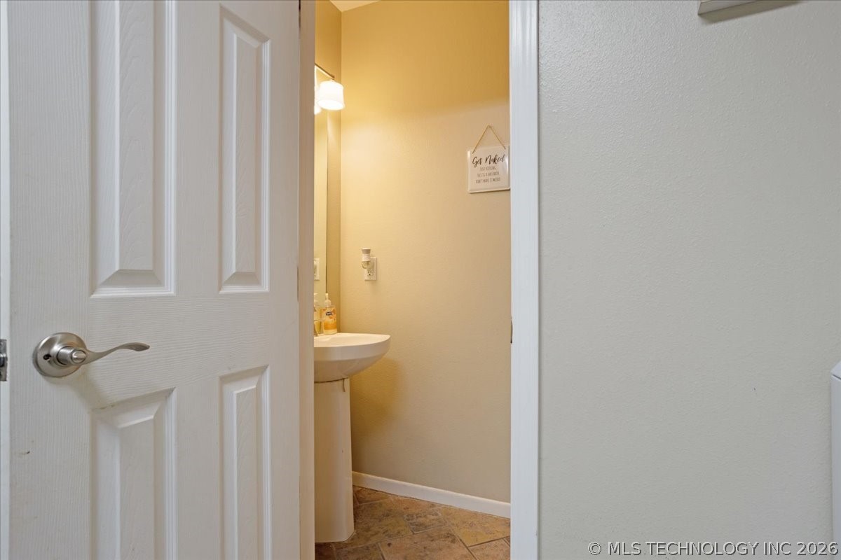 3007 N 12th Avenue Property Photo 24