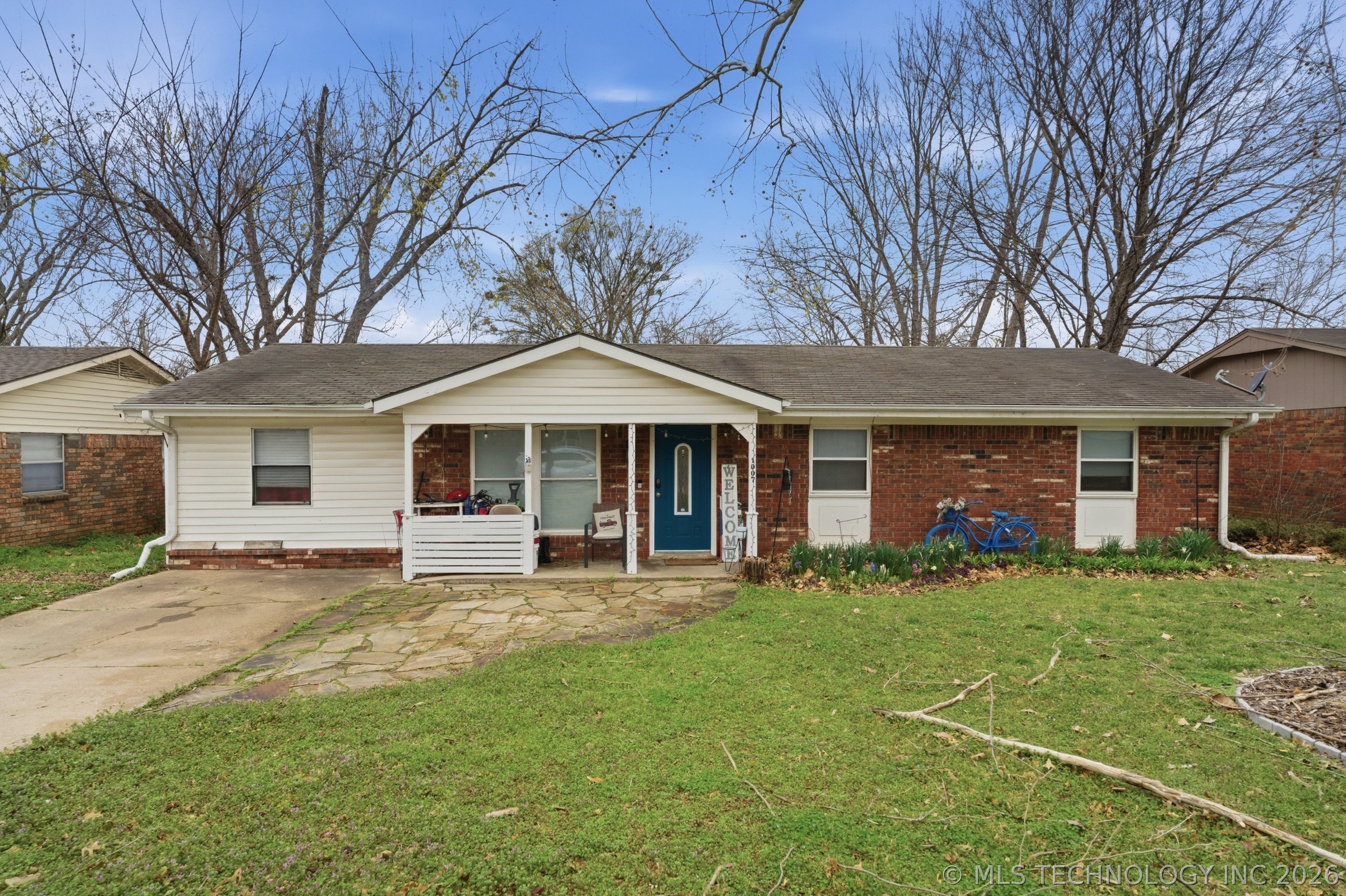 1007 S Choctaw Place Property Photo 1