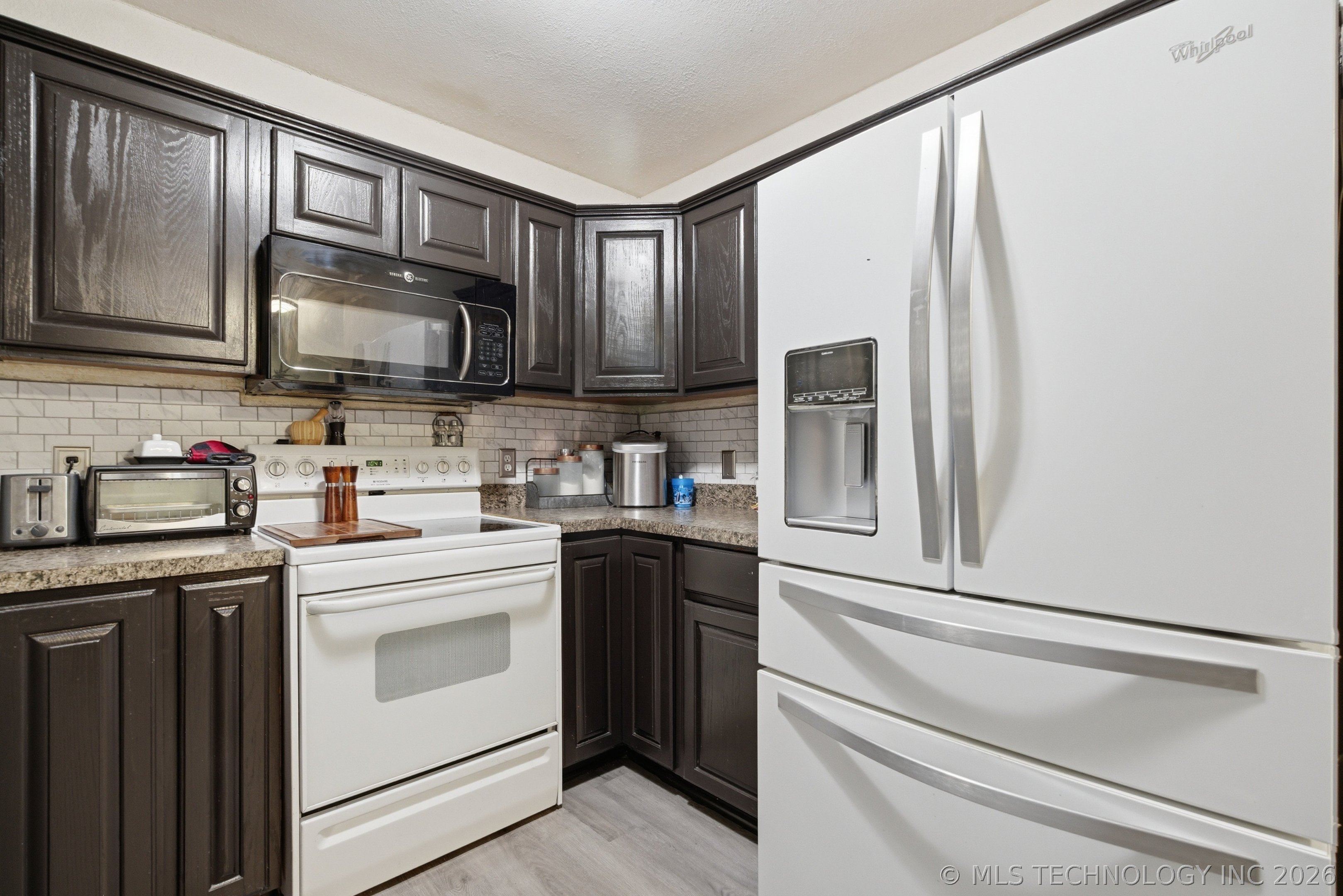 1007 S Choctaw Place Property Photo 8