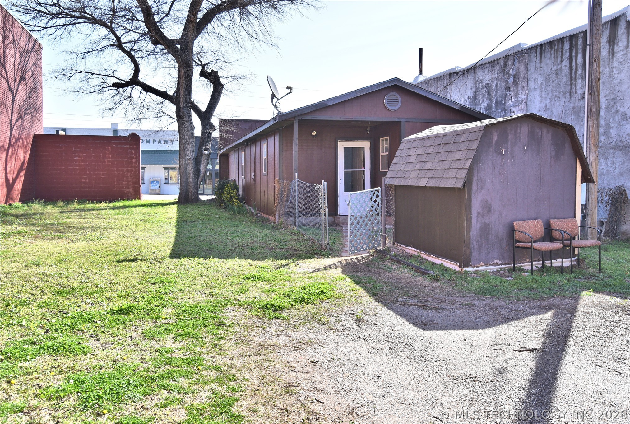 206 S Broadway Street Property Photo 12