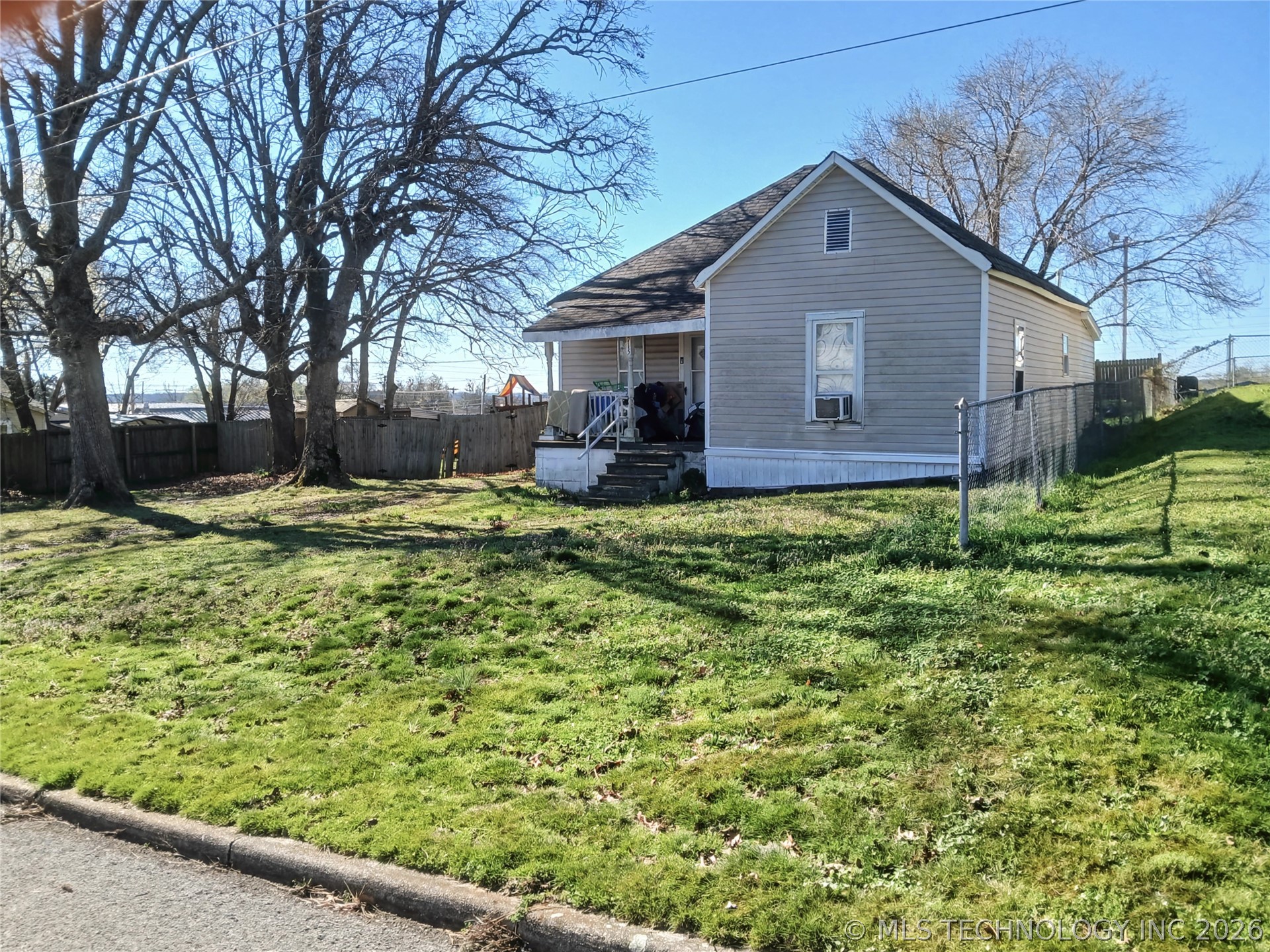 715 W Keetoowah Street Property Photo 2