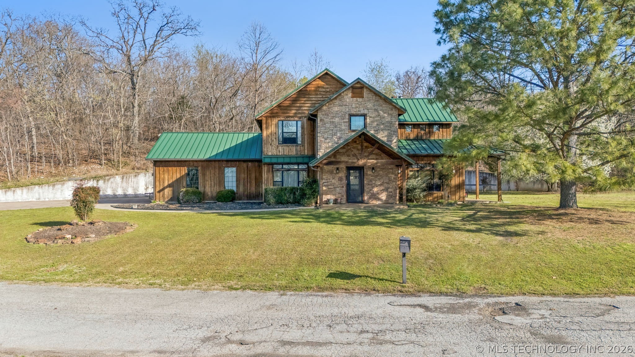 740 Maplebrook Lane Property Photo 1