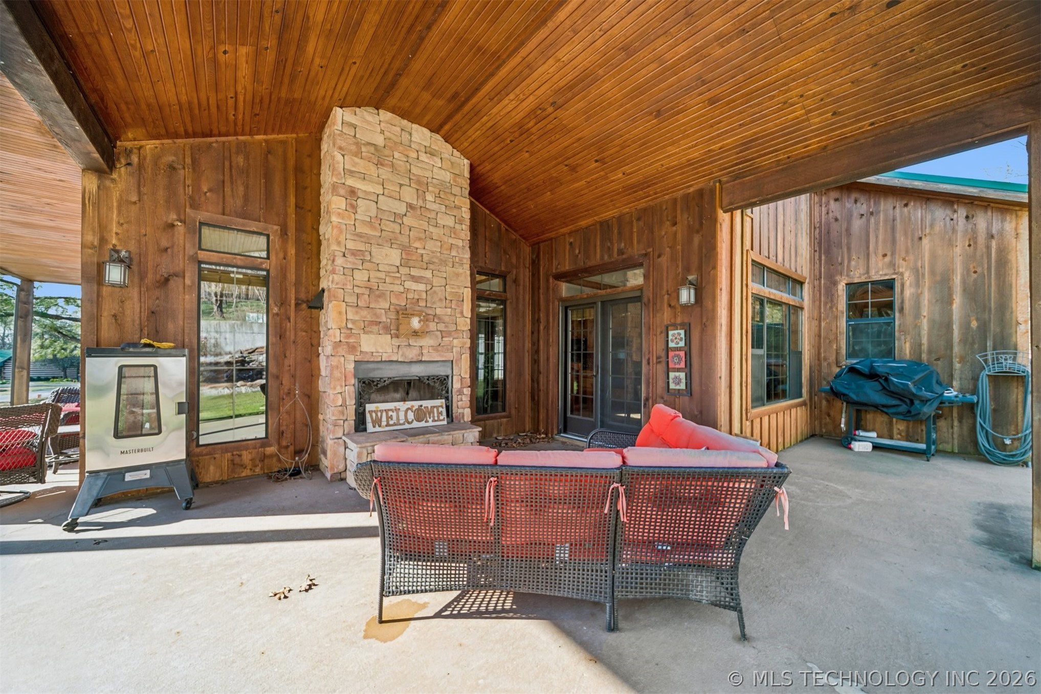 740 Maplebrook Lane Property Photo 5