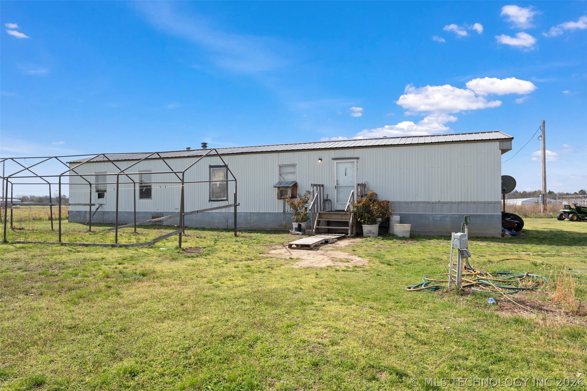 50865 State Highway 59 Property Photo 2