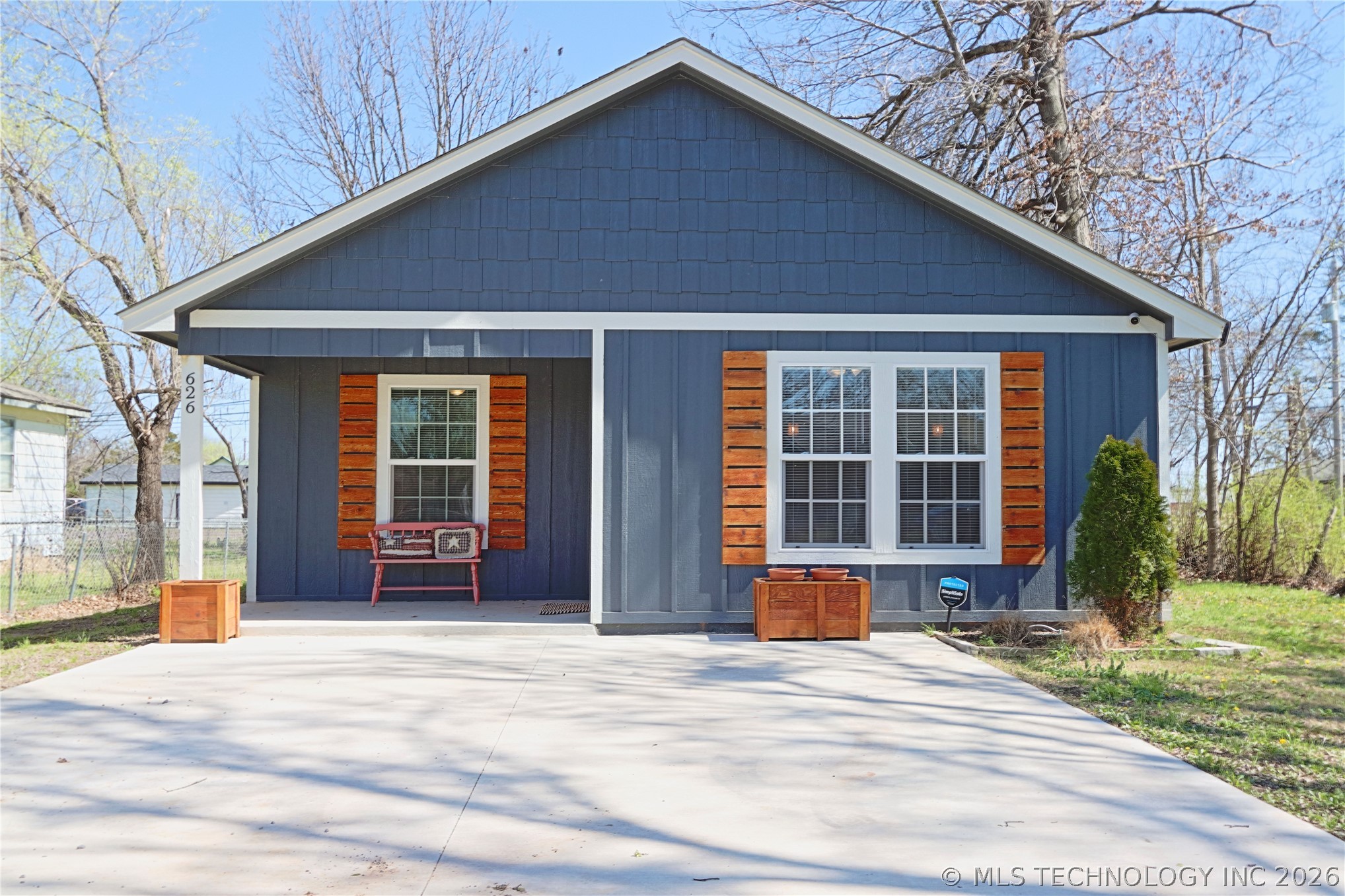 626 S Chickasaw Avenue Property Photo 1