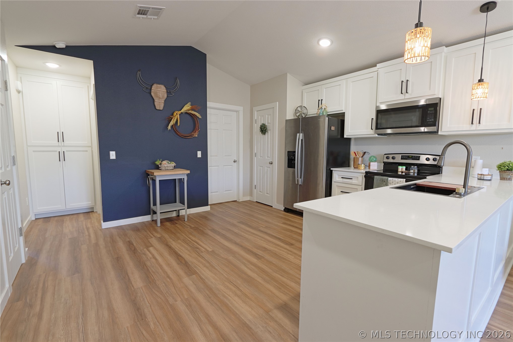 626 S Chickasaw Avenue Property Photo 7