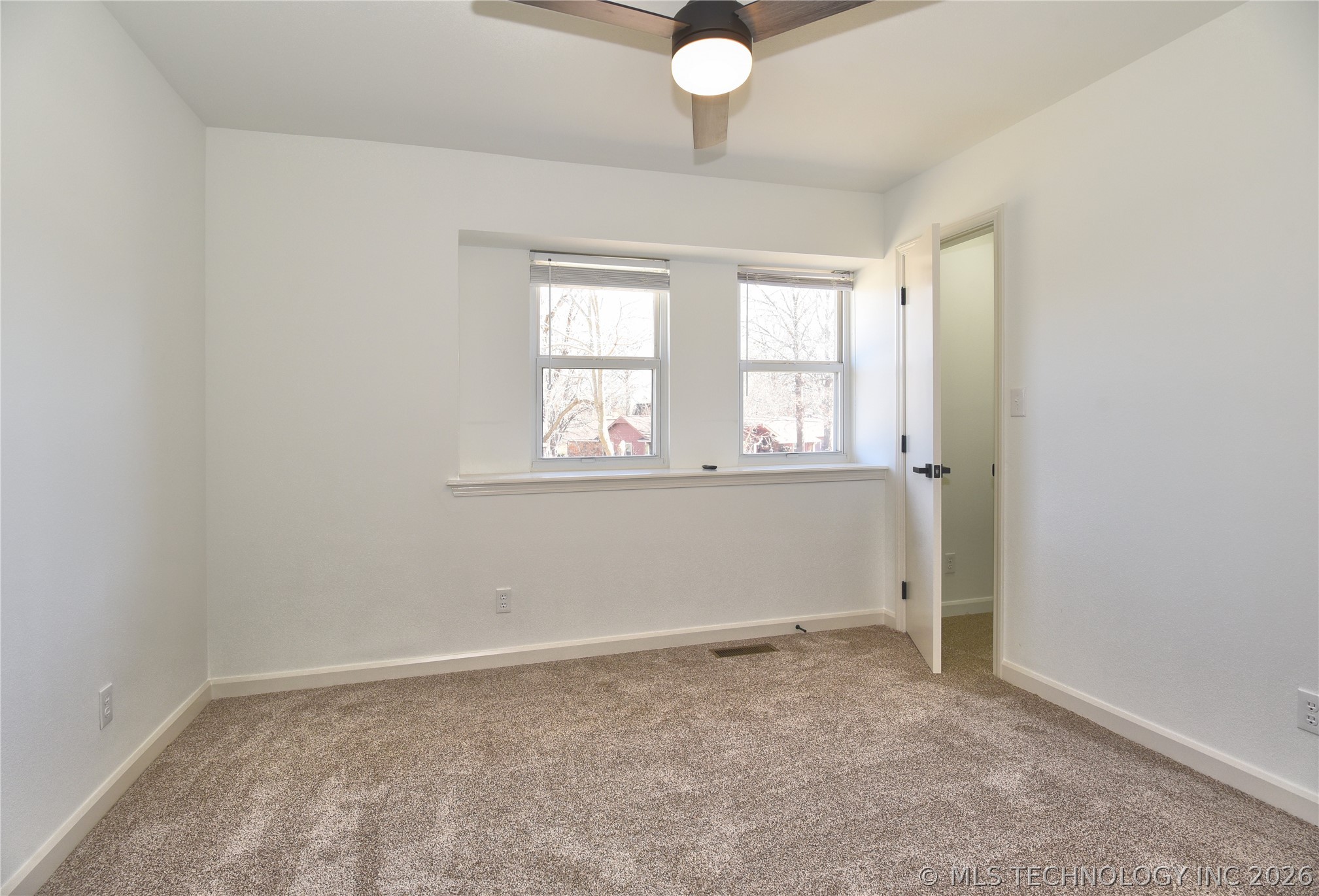 2419 Driftwood Drive Property Photo 8