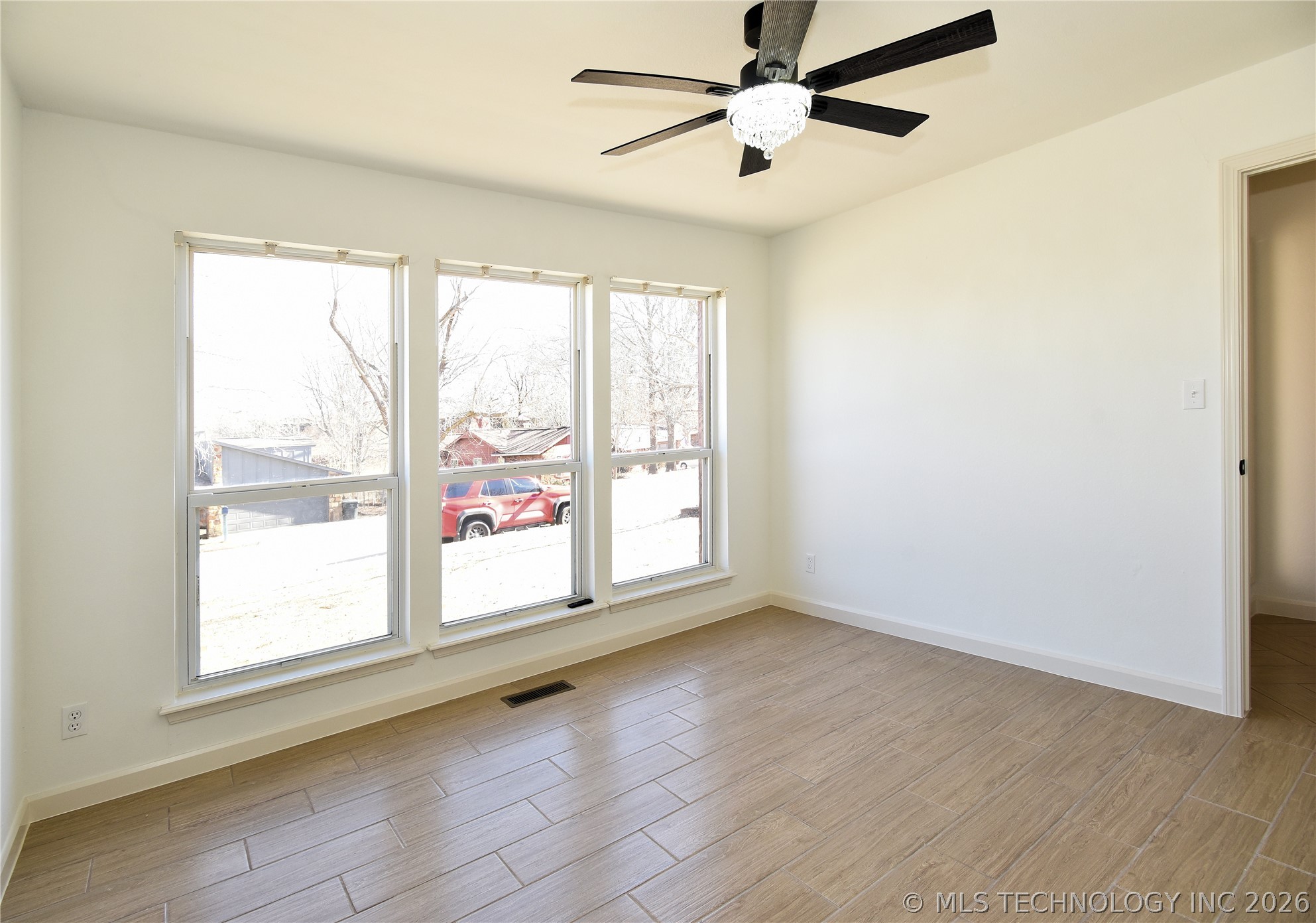 2419 Driftwood Drive Property Photo 13