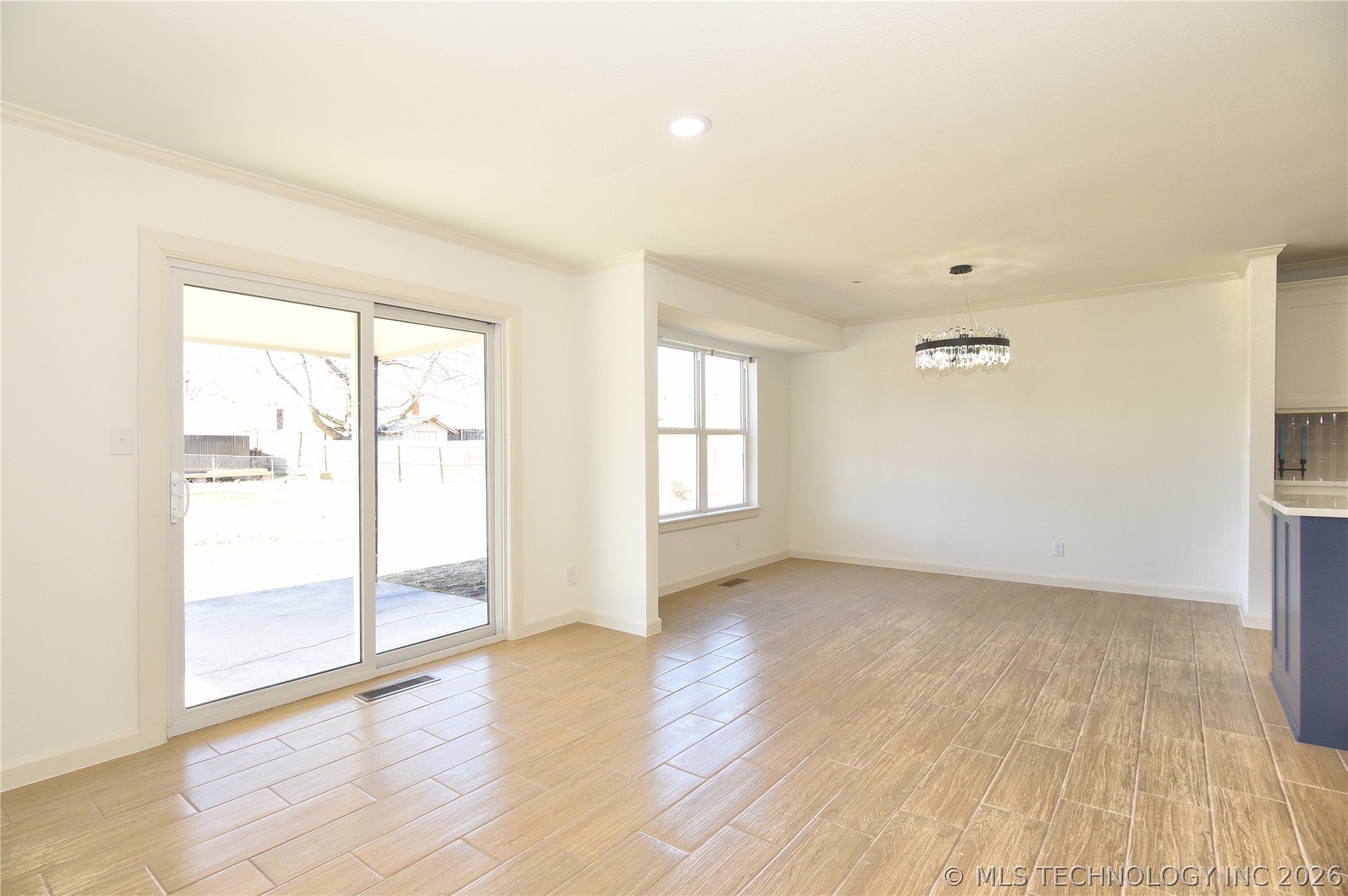 2419 Driftwood Drive Property Photo 27