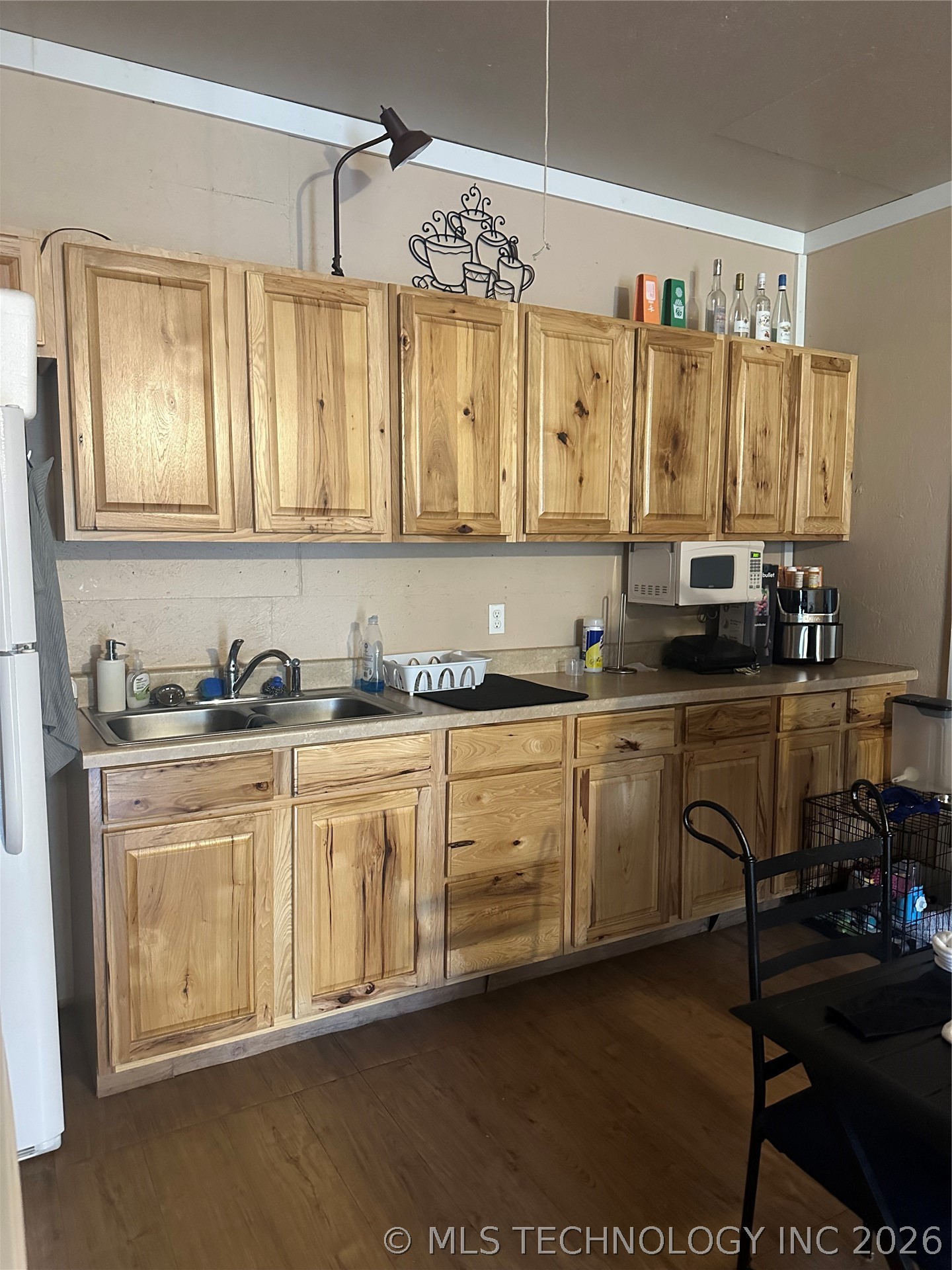 817 W Cedar Property Photo 3