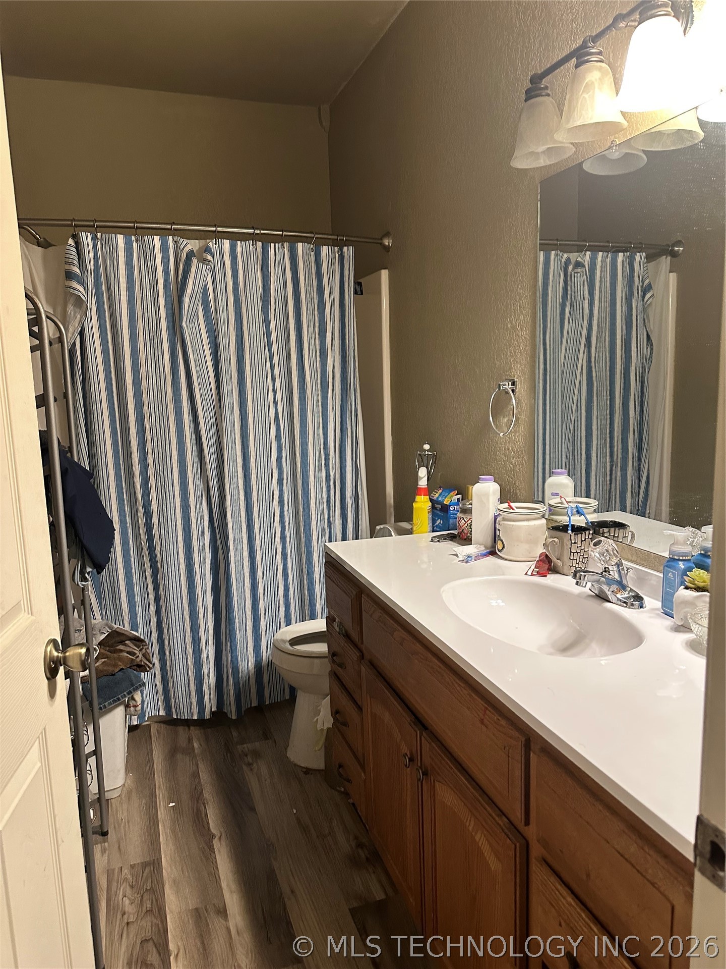 817 W Cedar Property Photo 4