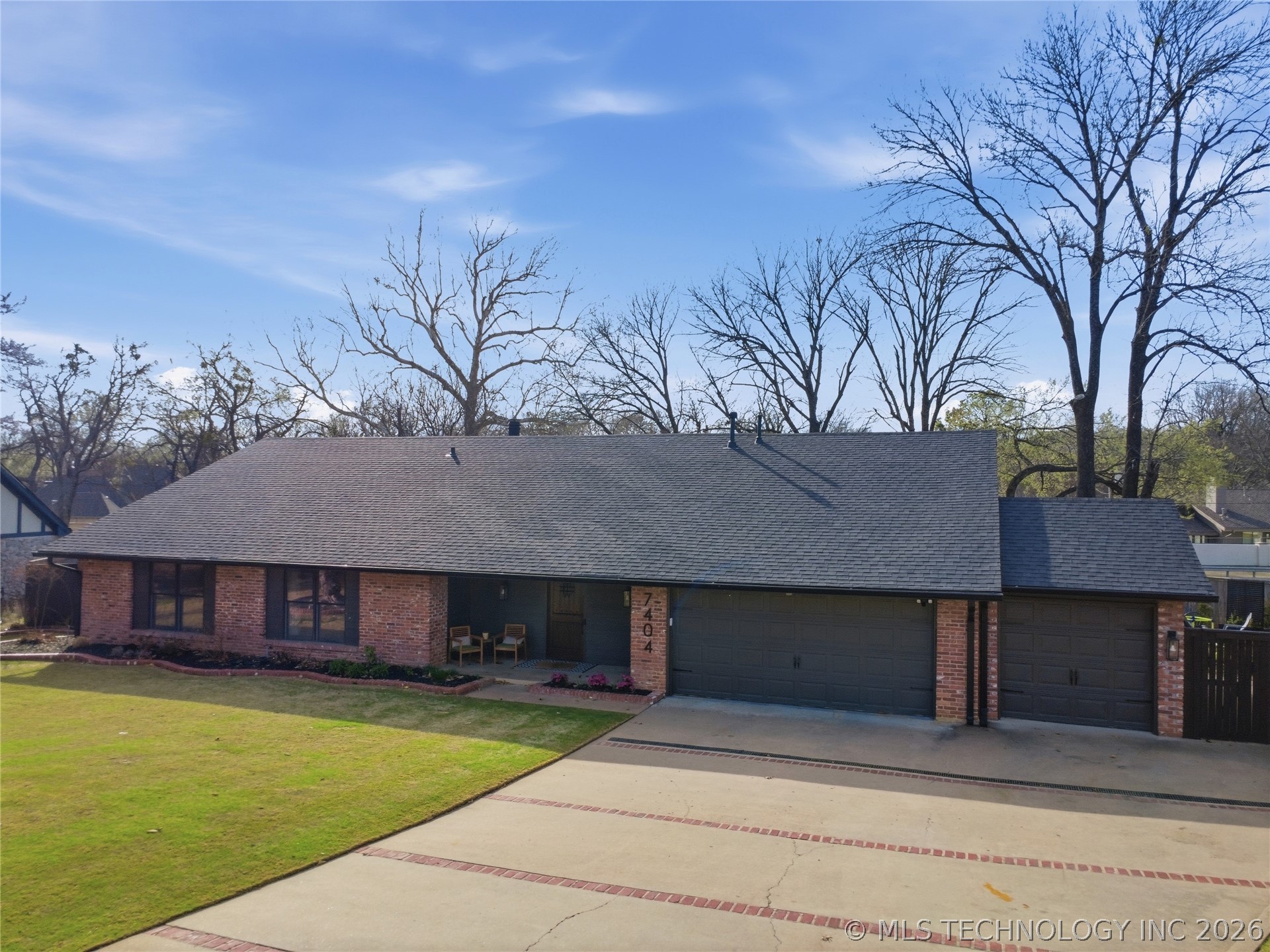 7404 S Indianapolis Avenue Property Photo 1